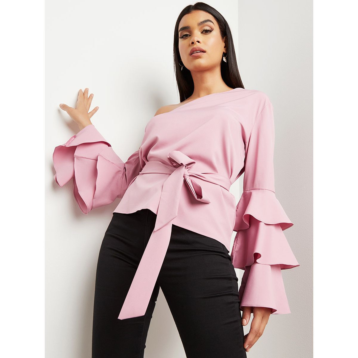 بلوزة بكتف مكشوف وتفاصيل كشكش من ستايلي-women-clothing-shirtsandblouses-blouses-image-1