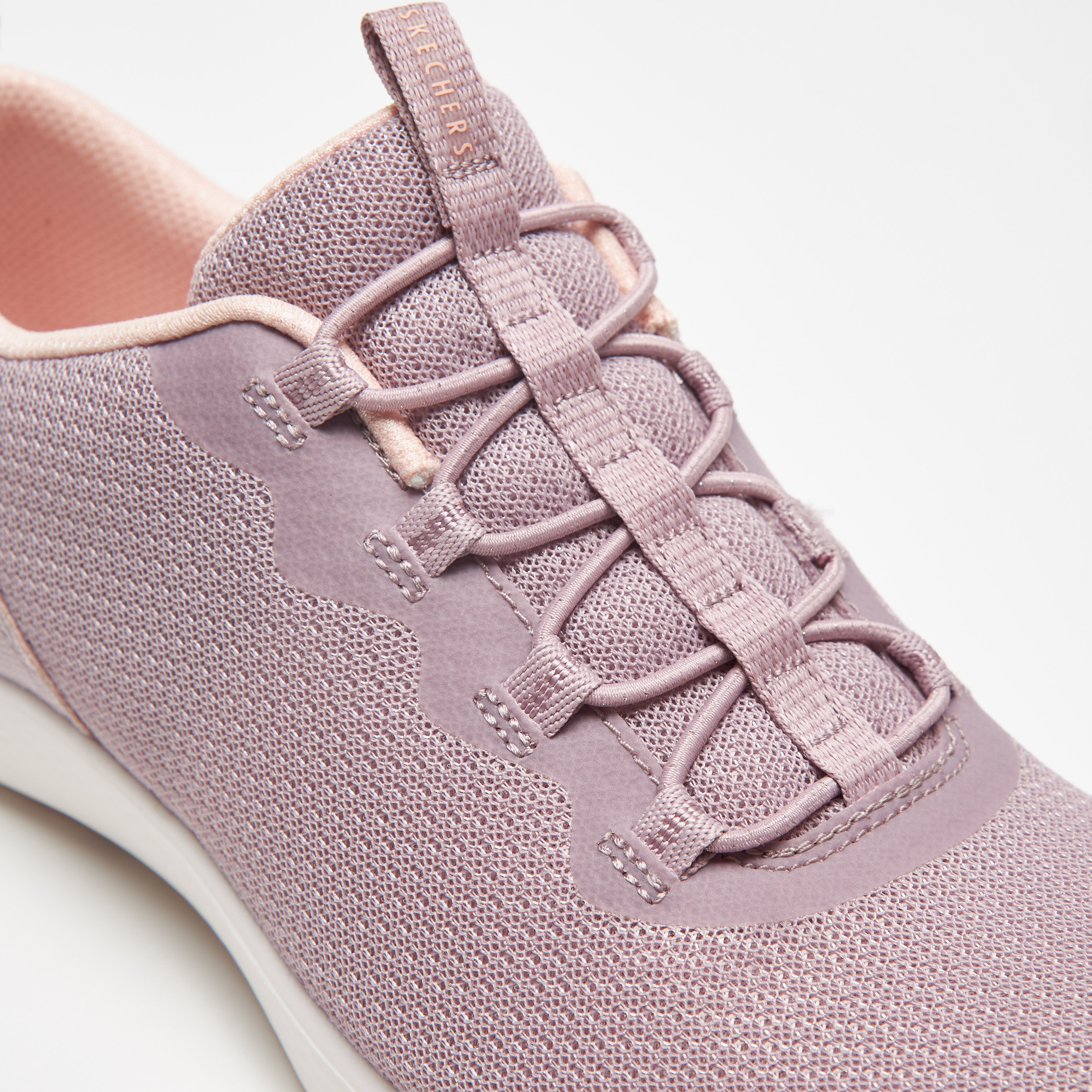 حذاء إسفنج سكيتشرز إيري كولد ميموري فوم سهل الارتداء من | 104481-sports-women-shoes-image-15