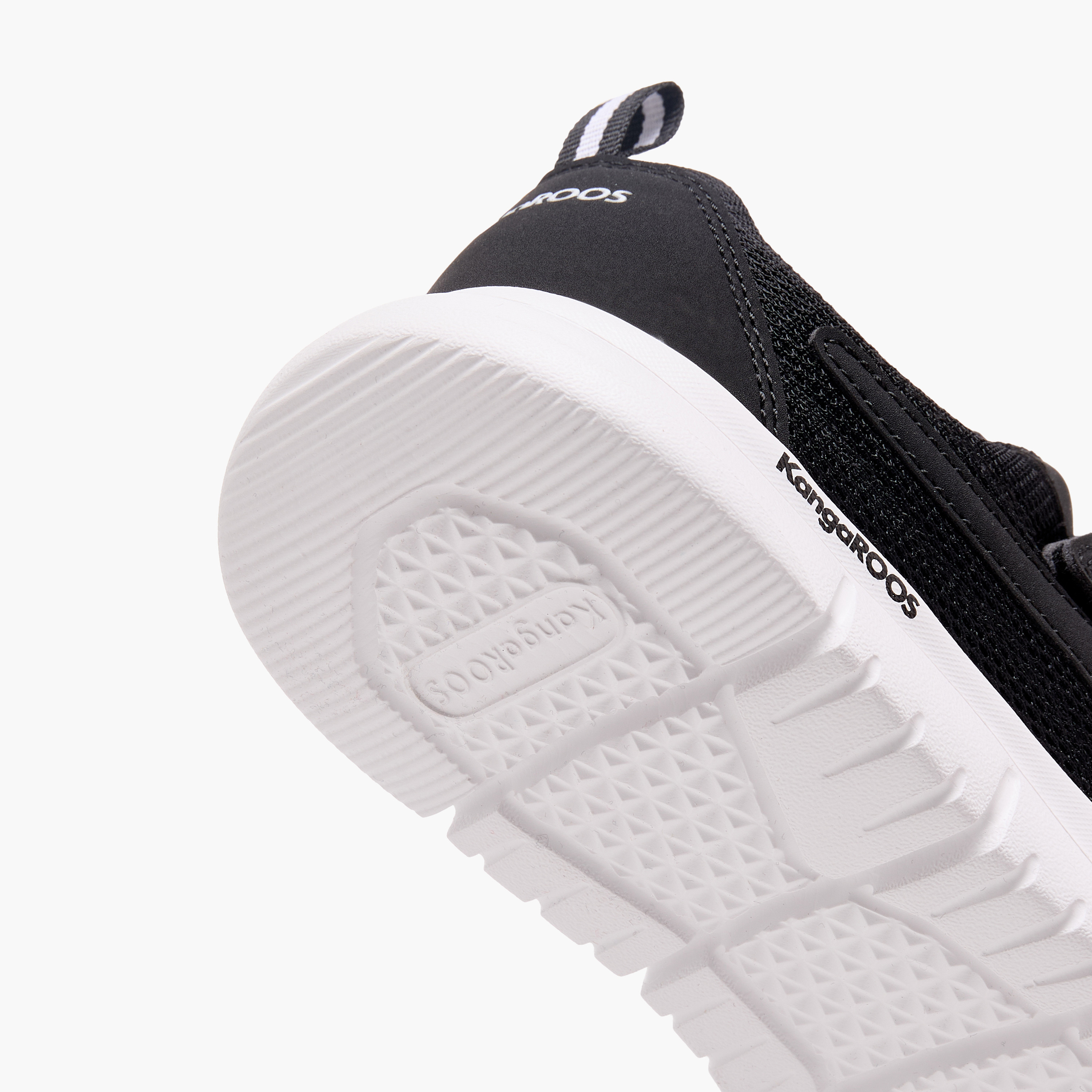 حذاء رياضي بشريط إغلاق لاصق من كانغاروز-boys-shoes-sports-image-5