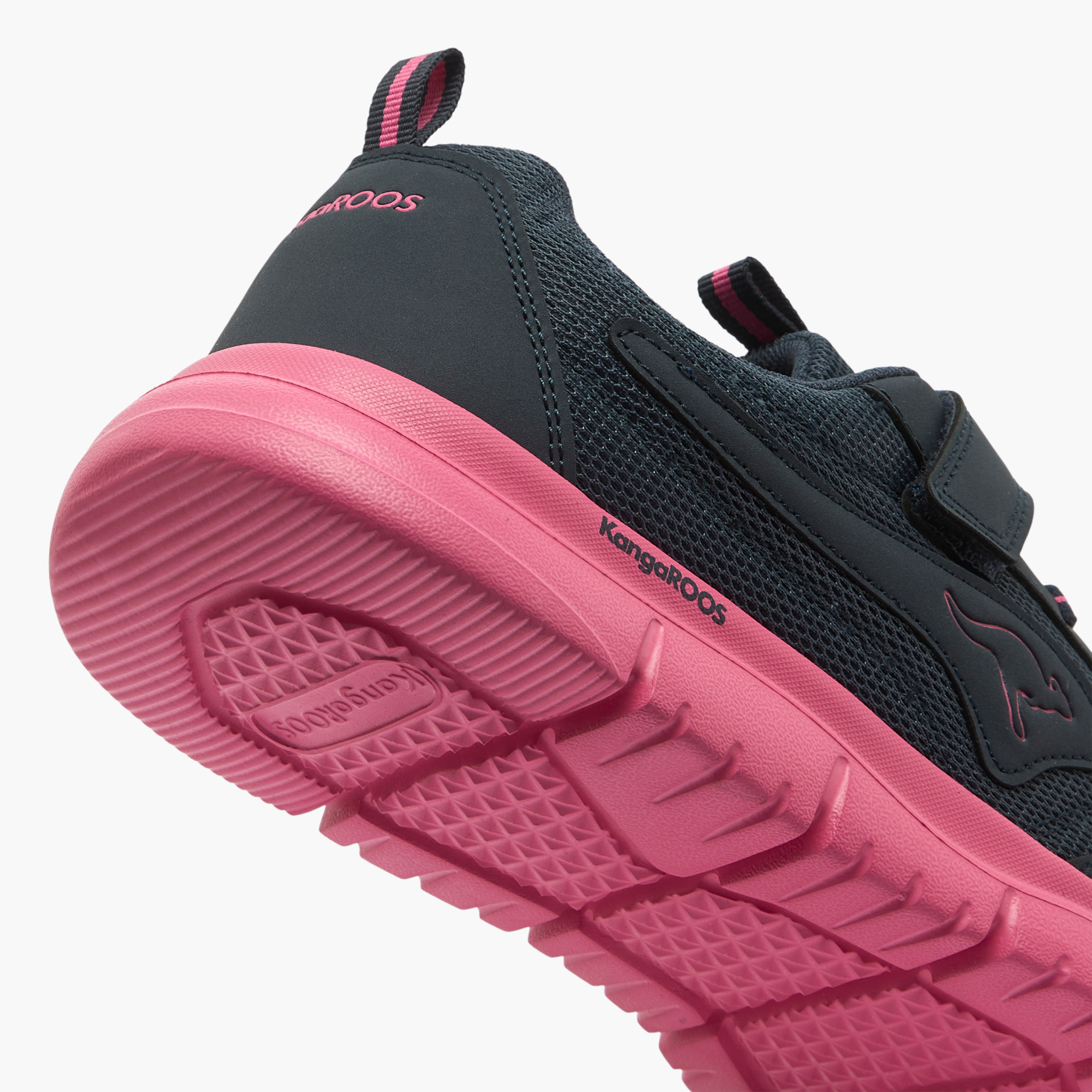 حذاء رياضي بشريط إغلاق لاصق للنساء من كانجاروس-women-shoes-sports-image-5