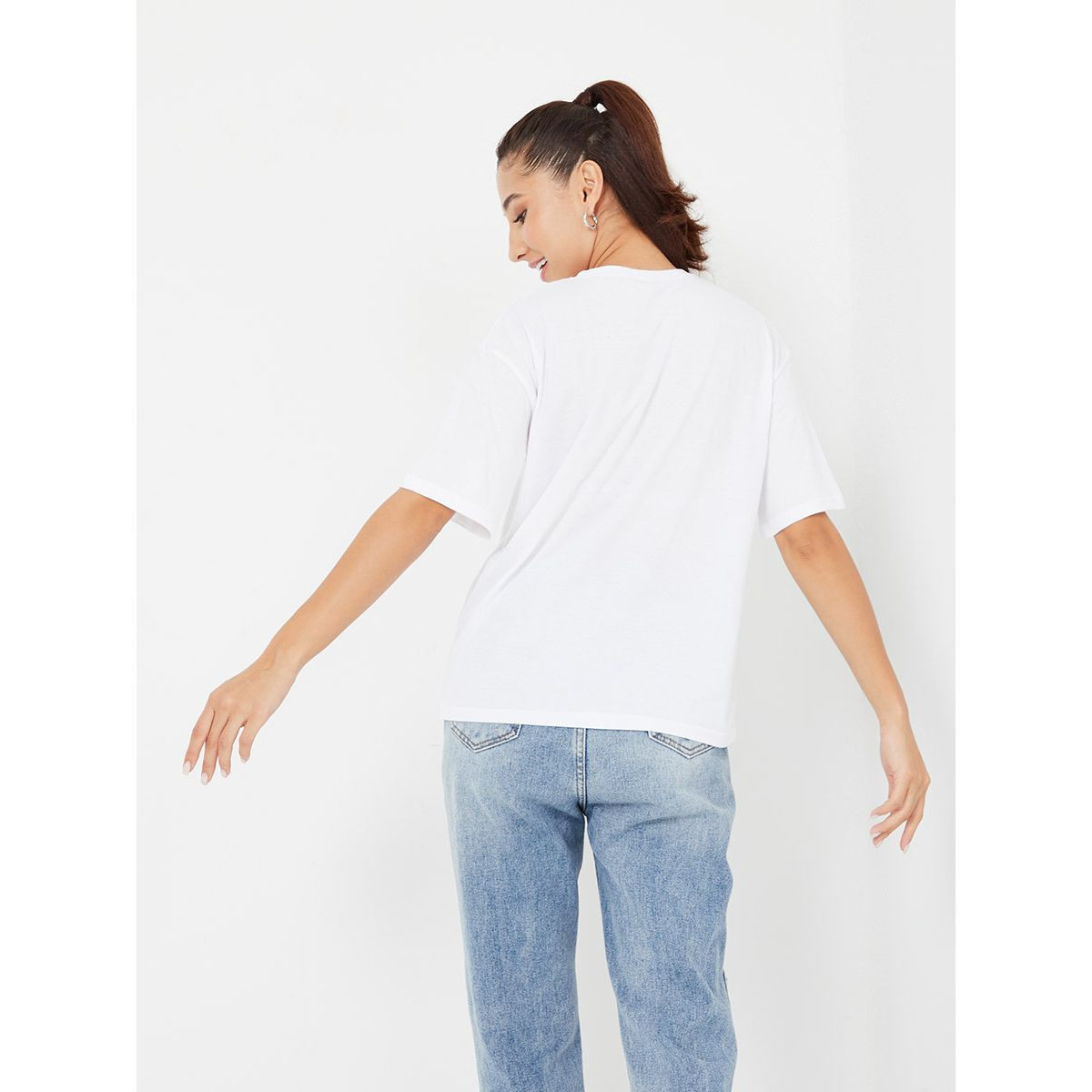 تيشيرت بقصة عادية واكمام قصيرة-women-clothing-tshirts-image-4