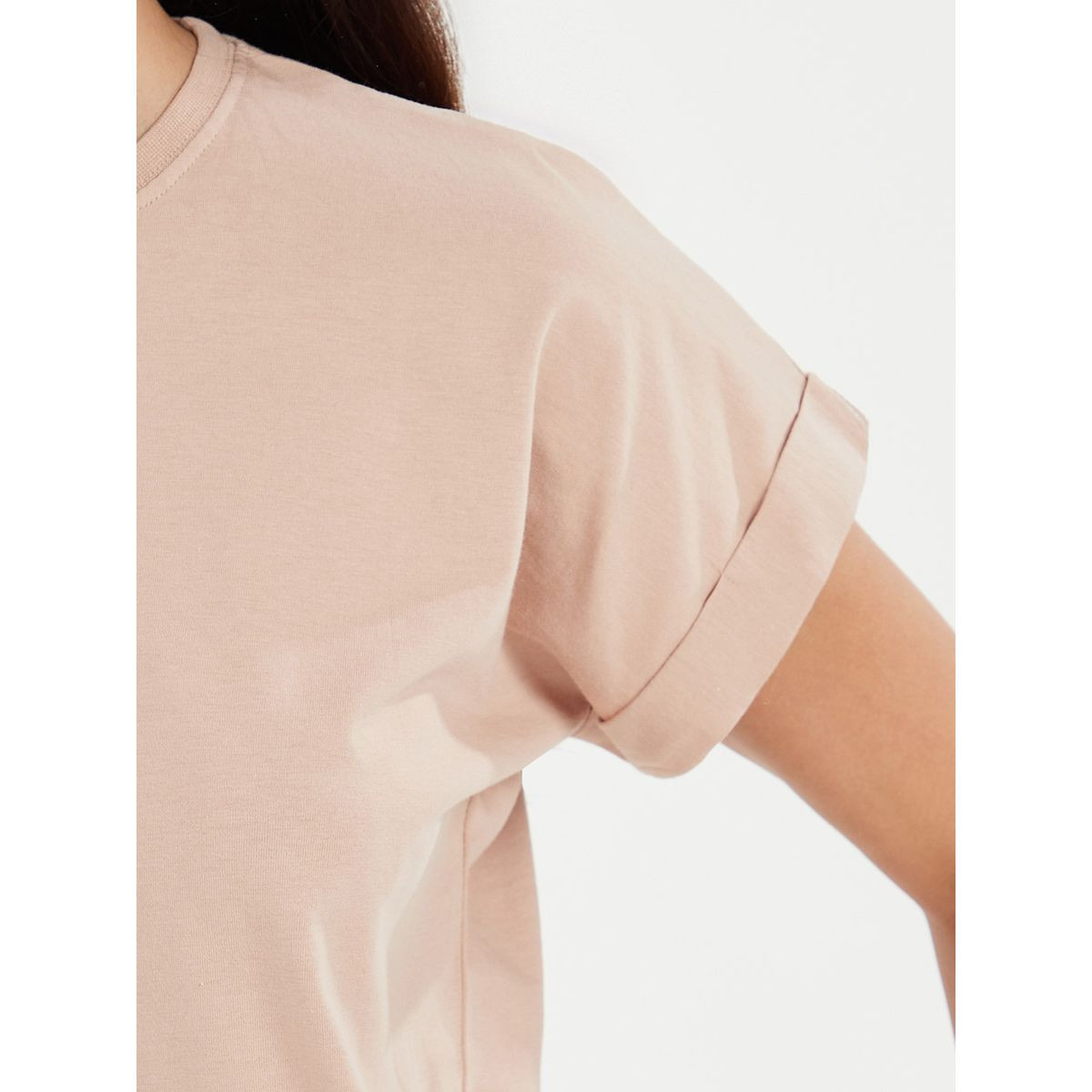 Styli Wide Shoulder Roll-Up Detail Regular Length Boxy T-shirt-women-clothing-tshirts-image-4