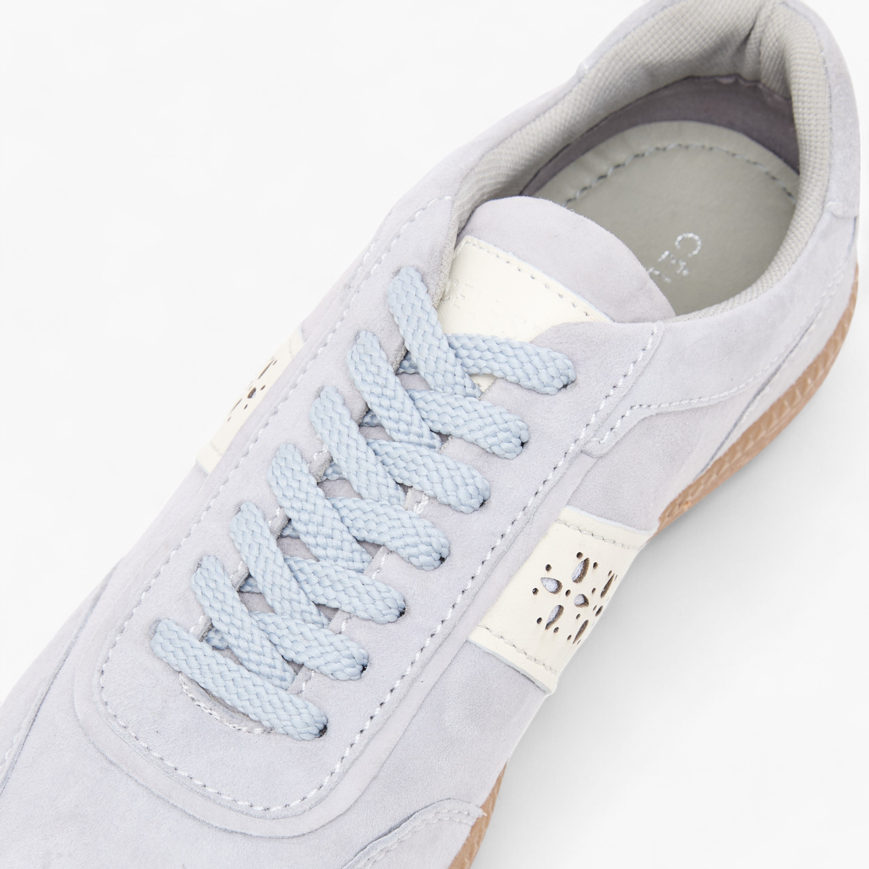 حذاء سنيكرز برباط إغلاق وتفاصيل مفرّغة للنساء من سيليست-women-shoes-sneakers-image-14