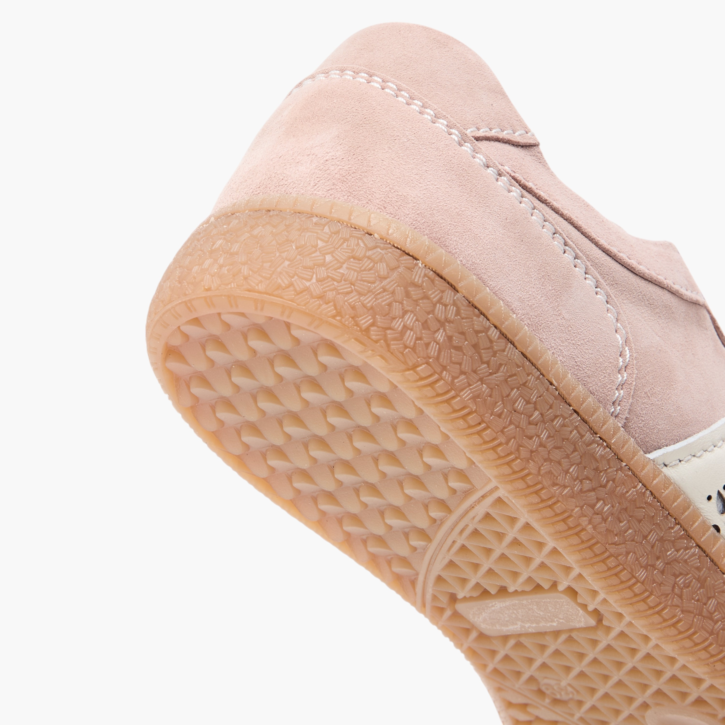 حذاء سنيكرز برباط إغلاق وتفاصيل مفرّغة للنساء من سيليست-women-shoes-sneakers-image-10