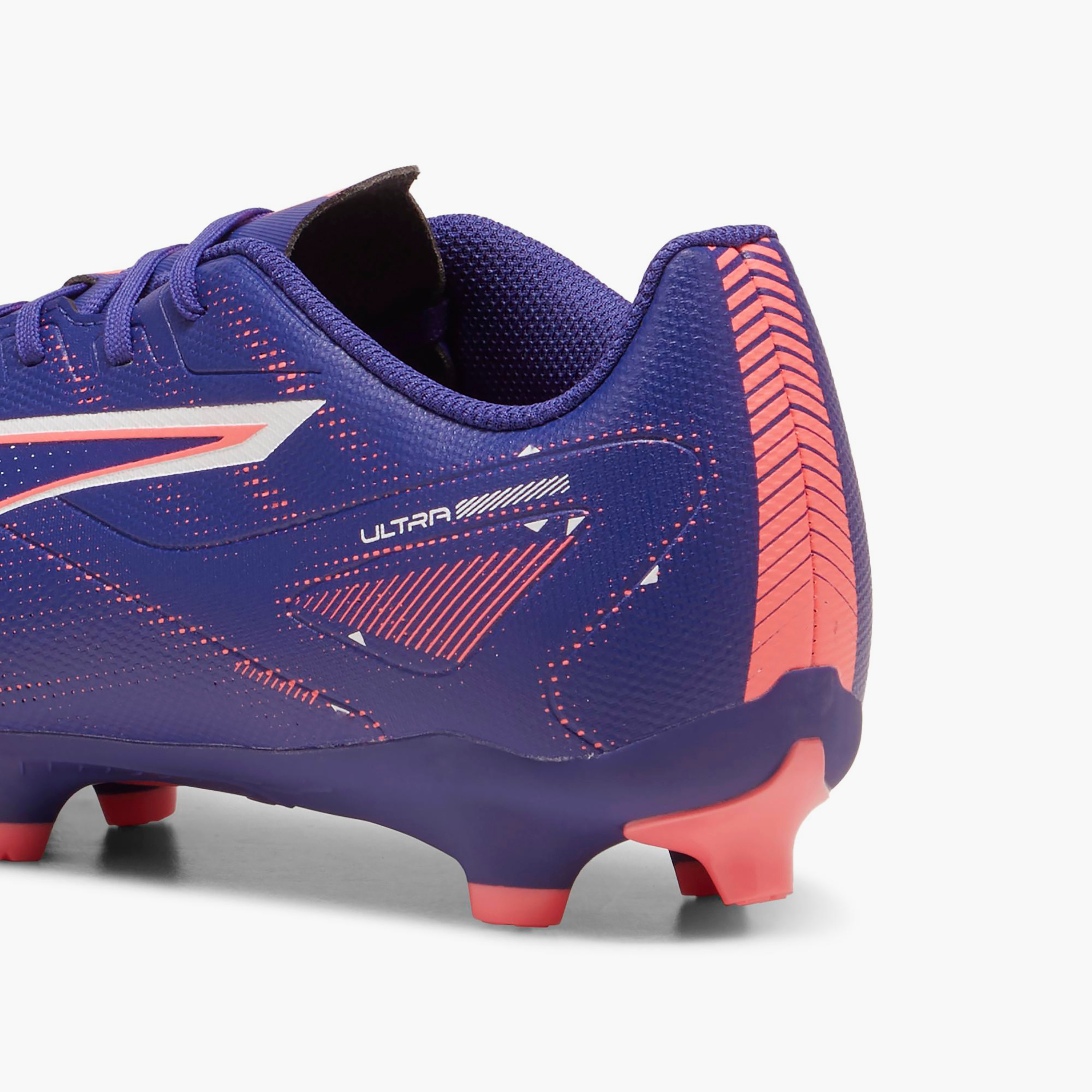 بوما - حذاء كرة قدم رجالي الترا 5 بلاي برباط للأرضيات الصلبة-sports-gear-football-shoes-firmground-image-5