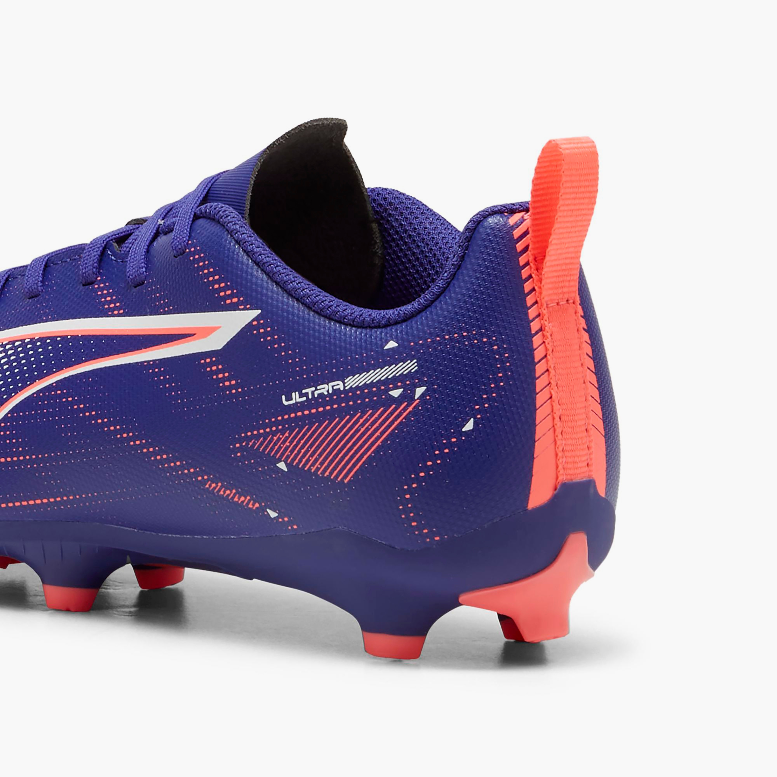 حذاء خفيف الوزن ألترا 5 بلاي إف جي إف جي للأولاد من بوما-sports-gear-football-shoes-firmground-image-6