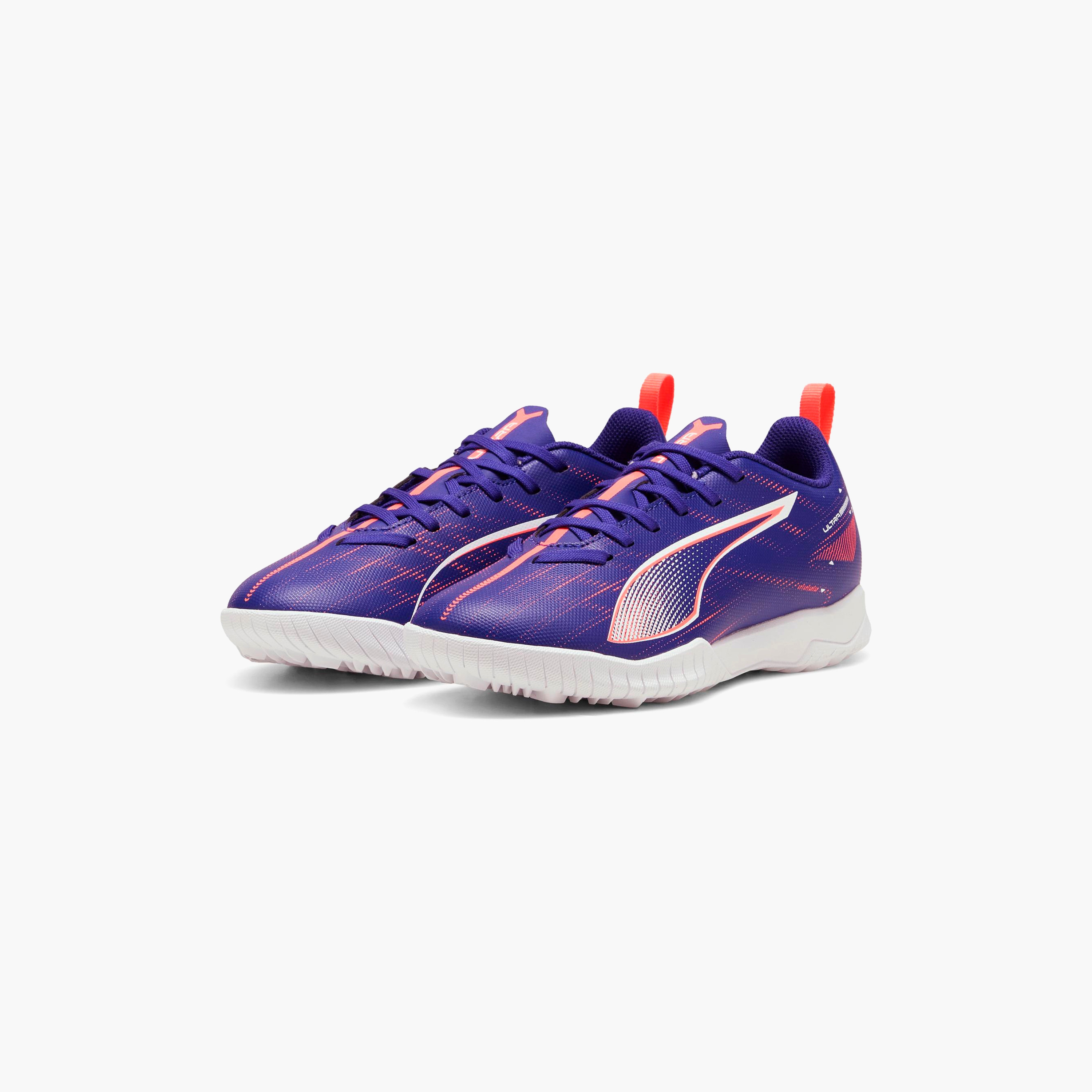حذاء كرة قدم خفيف الوزن برباط ألترا 5 بلاي تي تي للأولاد من بوما-sports-boys-shoes-image-1