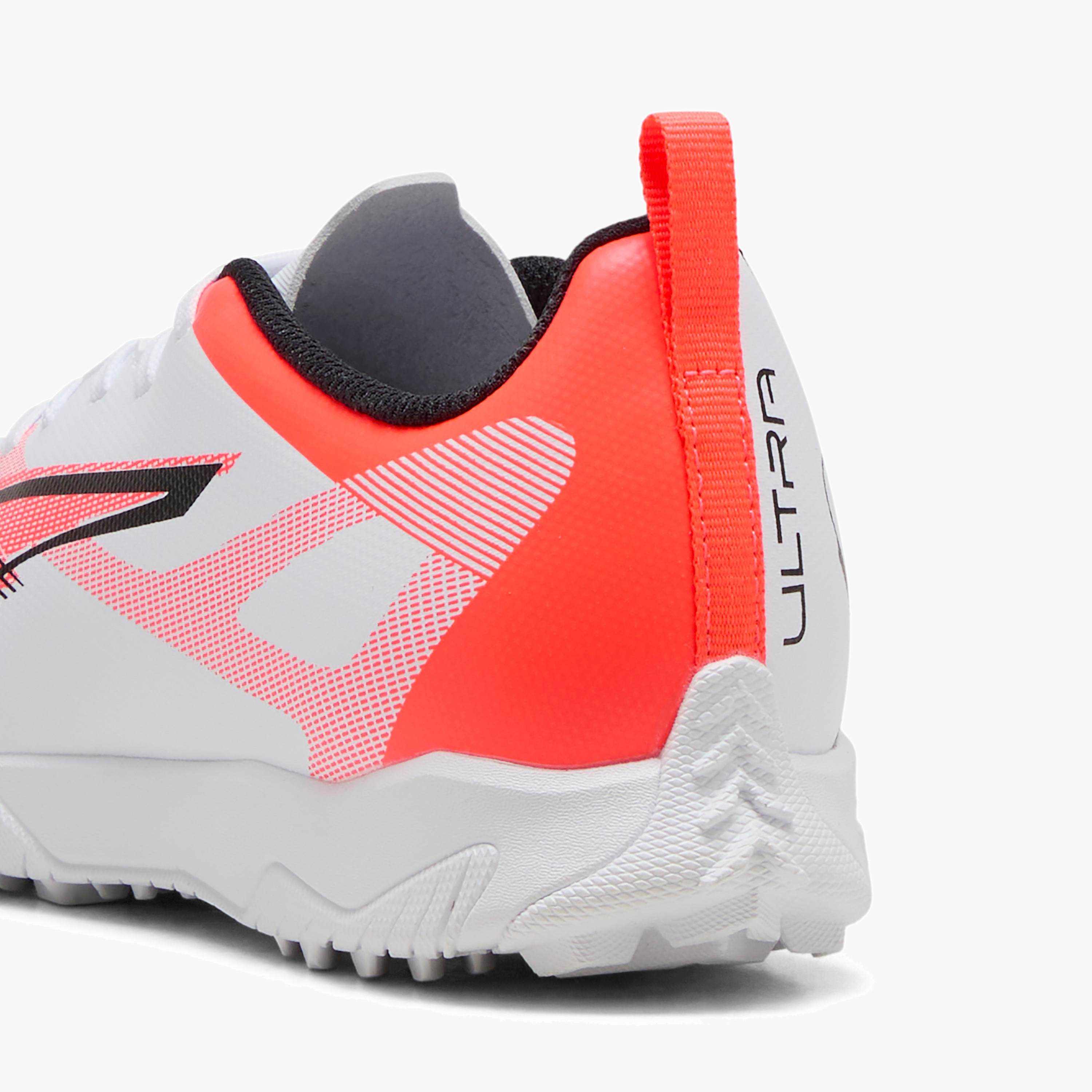 حذاء كرة قدم خفيف الوزن برباط ألترا بلاي تي تي للأولاد من بوما-sports-boys-shoes-image-11