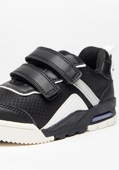 Juniors Textured Sneakers with Hook and Loop Closure-Boy%27s Sneakers-image-3