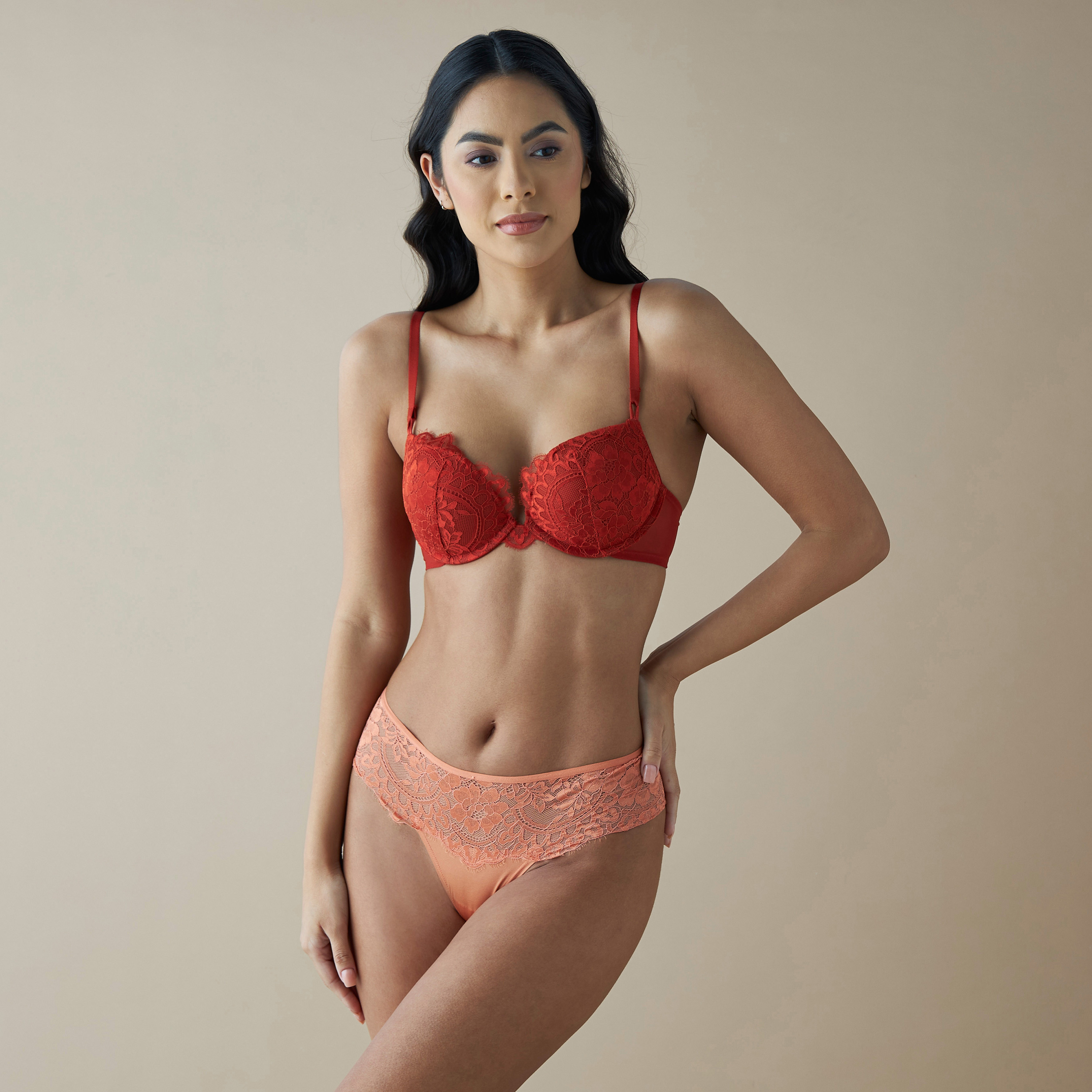 صدرية بلانج مبطنة بسلك وتفاصيل دانتيل وأحزمة قابلة للتعديل من لاسنزا-women-clothing-lingerie-bras-image-6