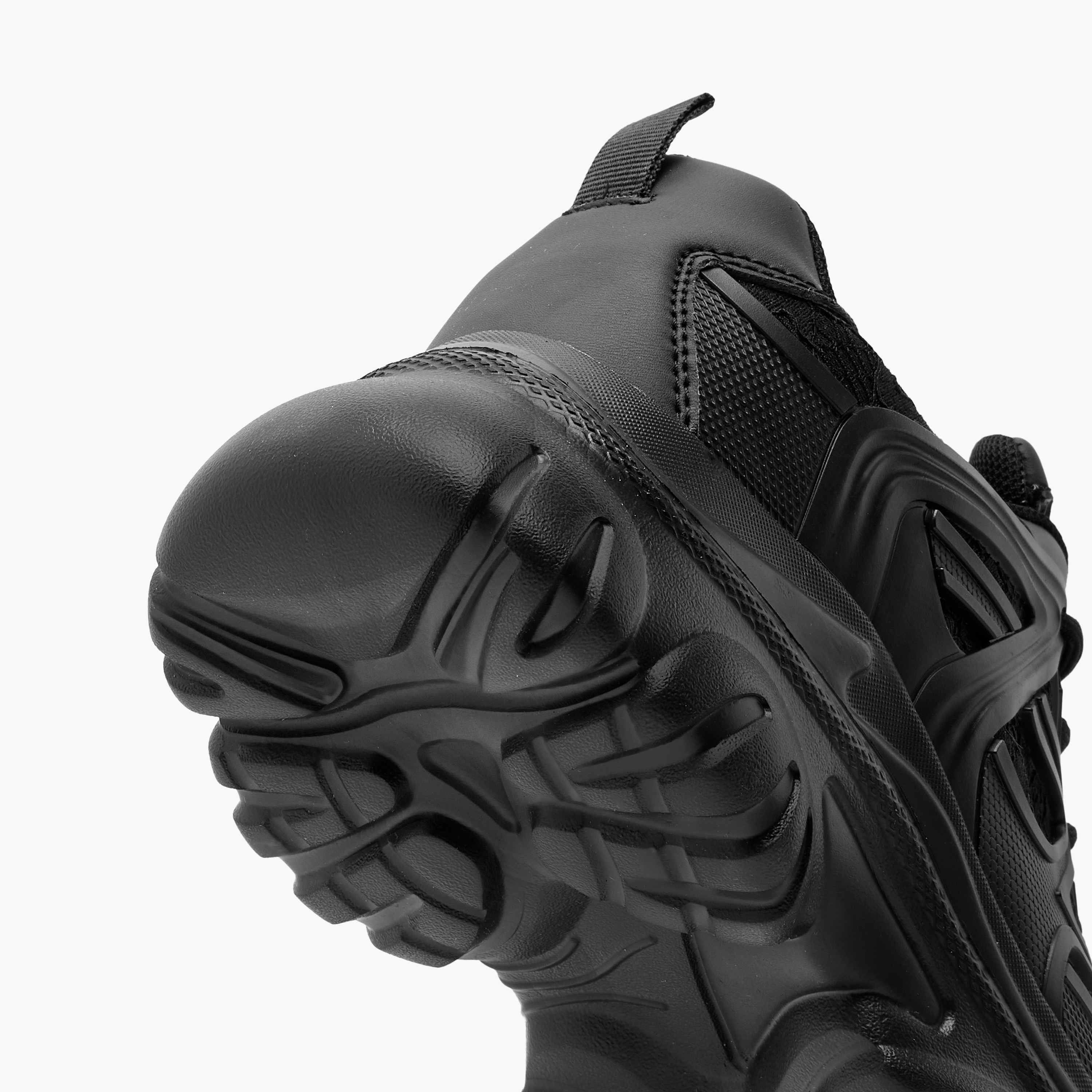 حذاء سنيكرز بألواح وكعب سميك ورباط إغلاق من ميسي-women-shoes-sneakers-image-5