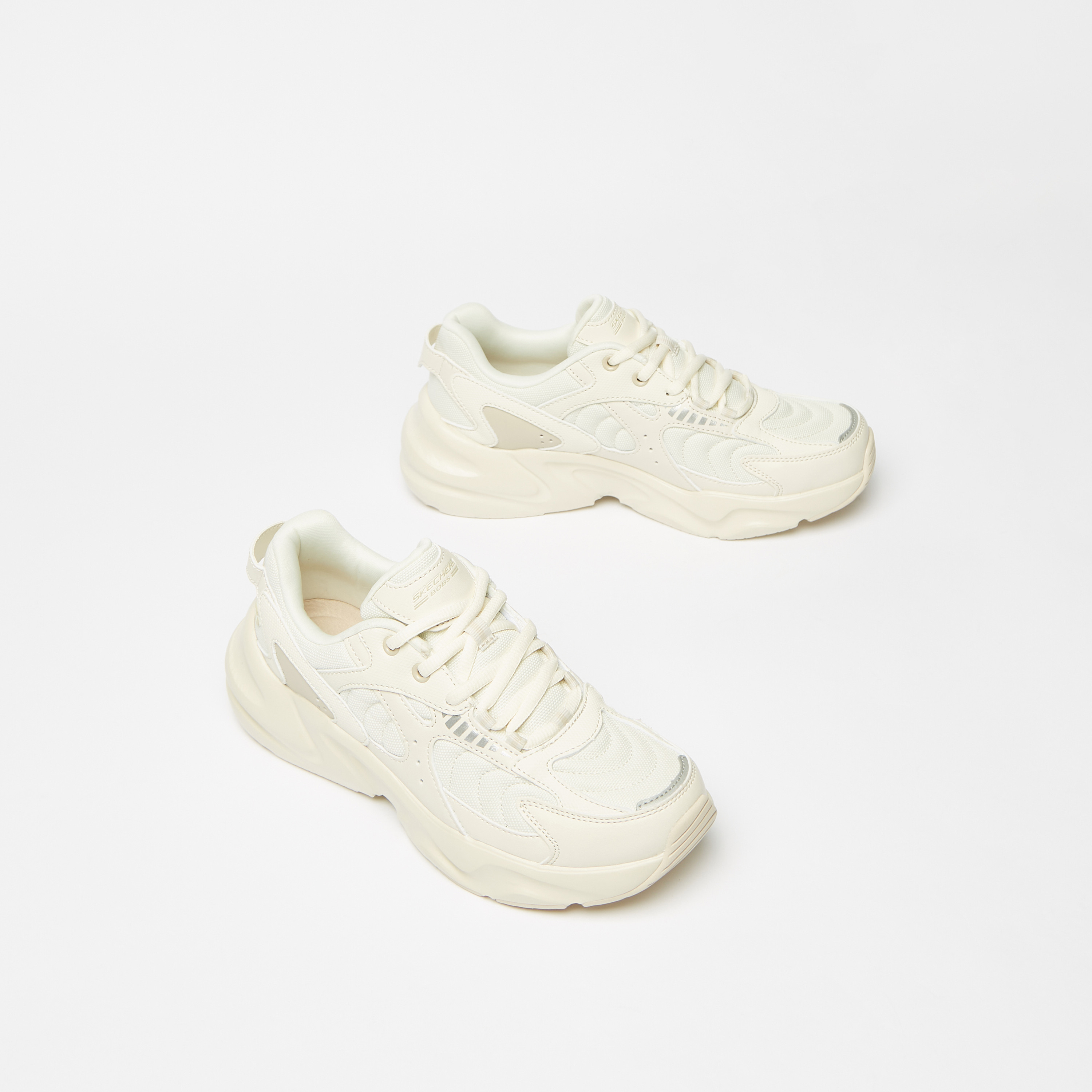 حذاء سنيكرز برباط إغلاق وكاحل منخفض للنساء من سكيتشرز-women-shoes-sneakers-image-1