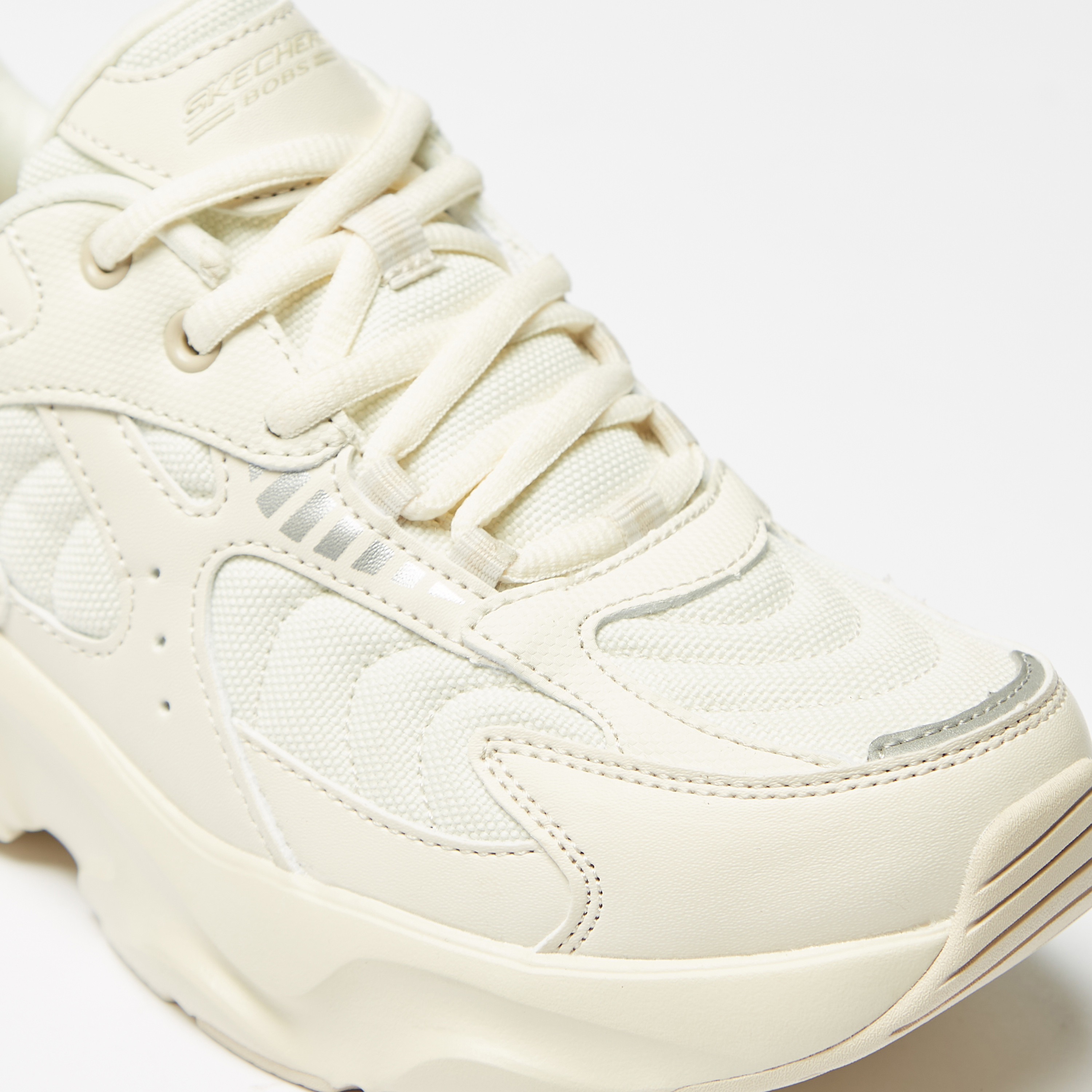 حذاء سنيكرز برباط إغلاق وكاحل منخفض للنساء من سكيتشرز-women-shoes-sneakers-image-7