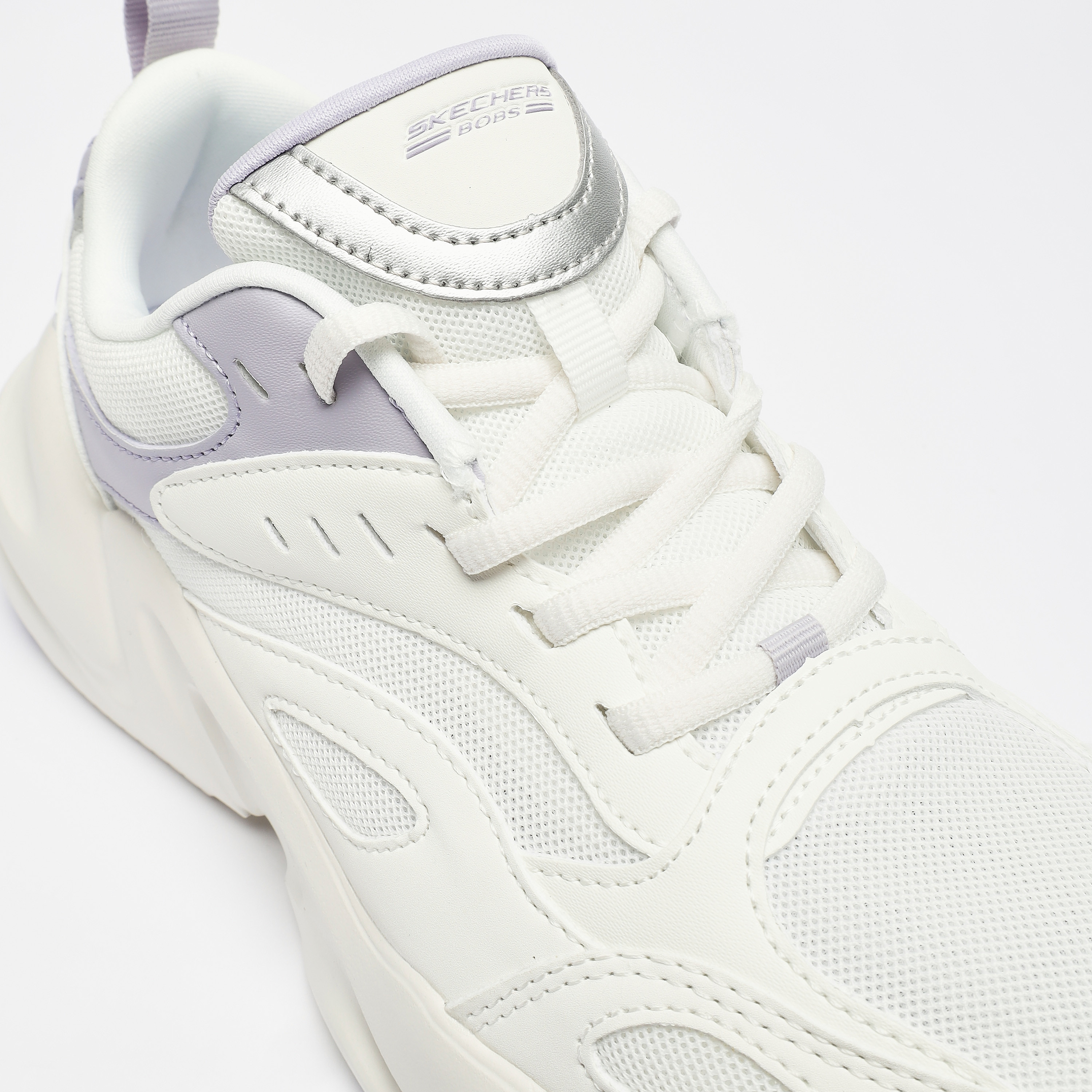 حذاء سنيكرز برباط إغلاق وكاحل منخفض للنساء من سكيتشرز-sports-women-shoes-image-15
