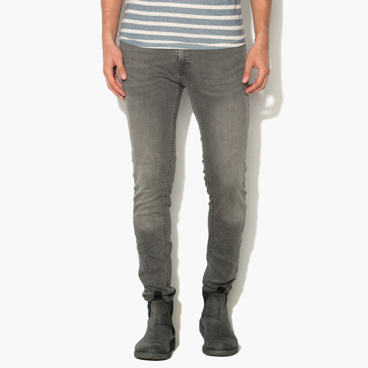 بنطلون جينز جاك آند جونز رجالي رمادي سادة مع ضيق بجيوب-men-clothing-bottoms-jeans-image-1