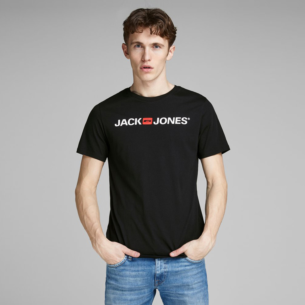 تيشيرت بياقة ضيّقة وأكمام قصيرة وطبعات من جاك & جونز-men-clothing-tshirtsandpolos-tshirts-image-1