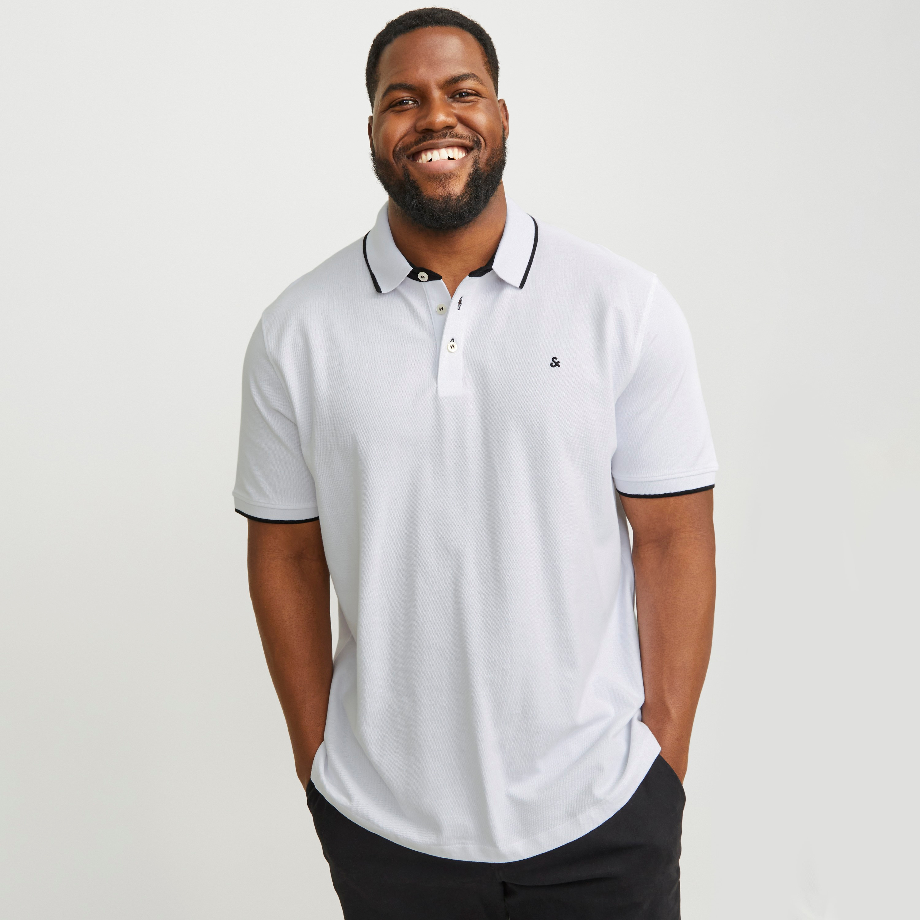 قميص بولو رجالي بأكمام قصيرة وياقة وشعار من جاك اند جونز، مقاس كبير-men-clothing-tshirtsandpolos-polos-image-1