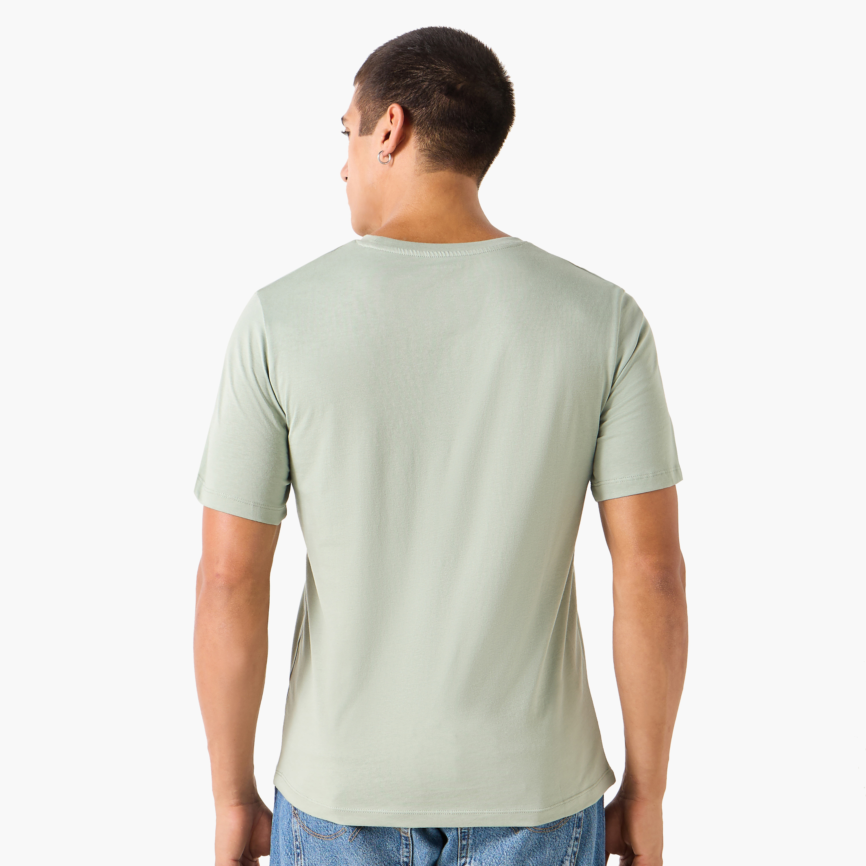 تي شيرت رجالي سادة برقبة دائرية وأكمام قصيرة من جاك أند جونز-men-clothing-tshirtsandpolos-tshirts-image-3