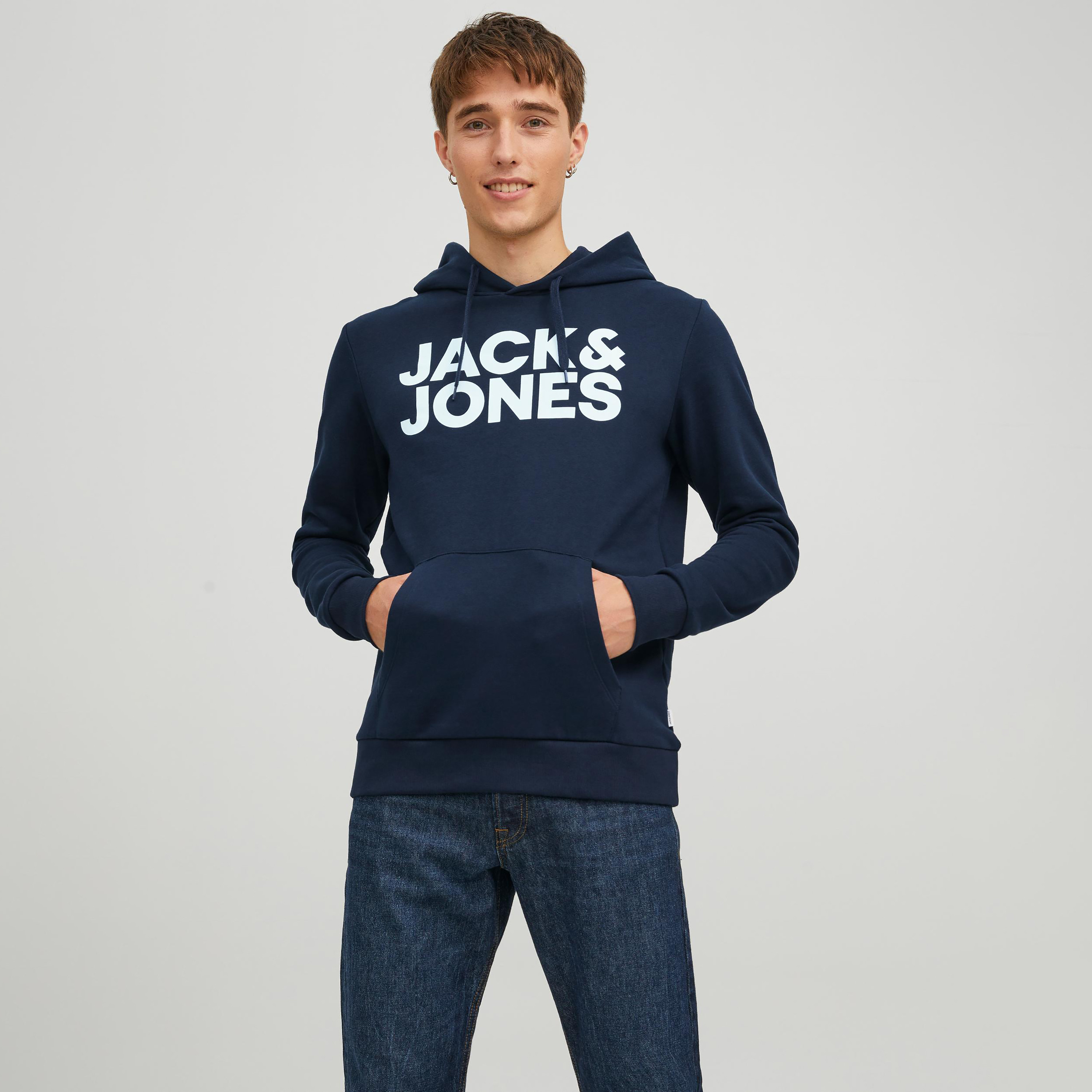 هودي من جاك آند جونز مع شعار بأكمام طويلة مع جيب كانغارو-men-winterwear-hoodiesandsweatshirts-image-1