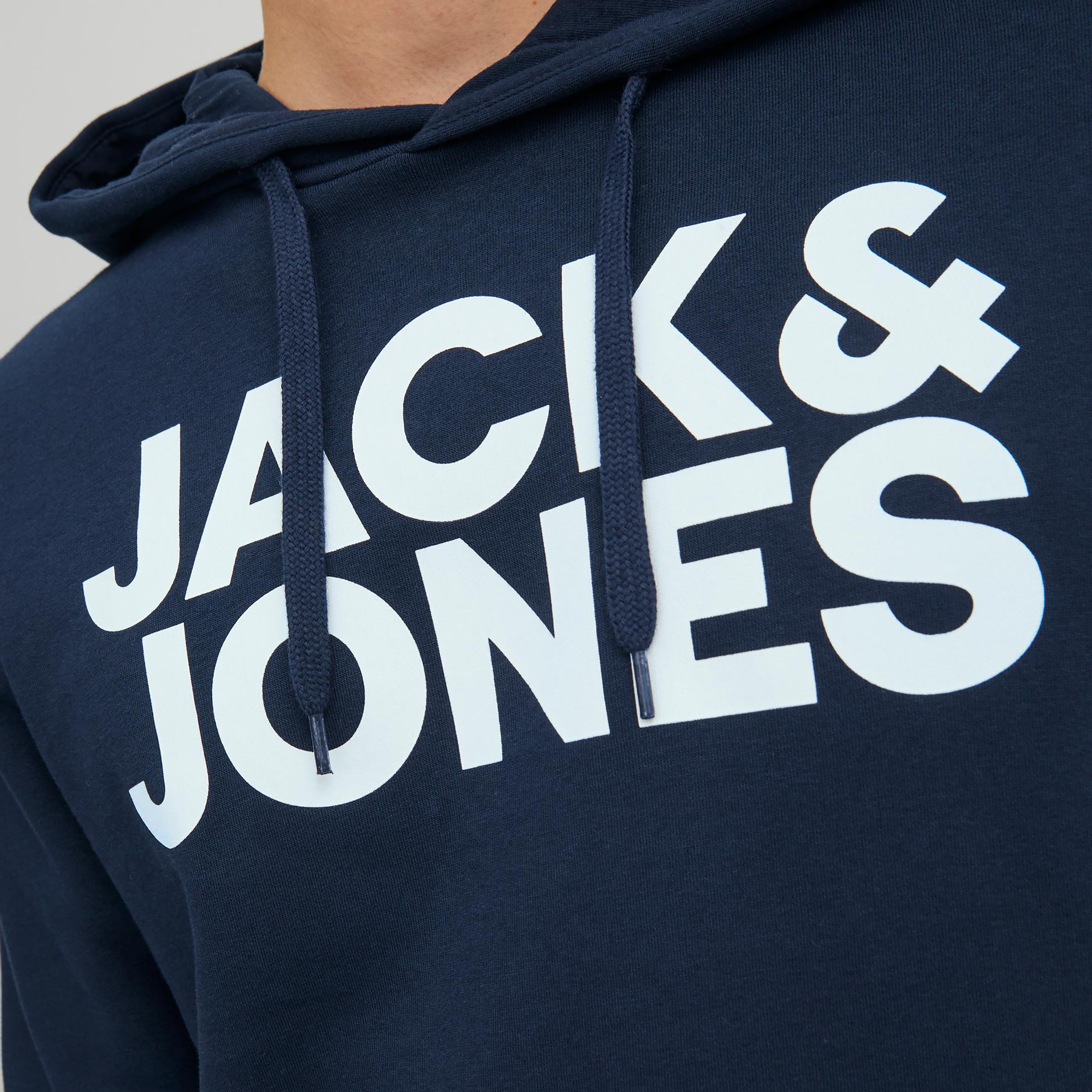 هودي من جاك آند جونز مع شعار بأكمام طويلة مع جيب كانغارو-men-winterwear-hoodiesandsweatshirts-image-3