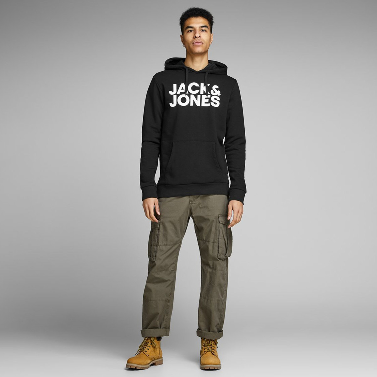 هودي خفيف بطبعات وأكمام طويلة وجيوب من جاك أند جونز-men-winterwear-hoodiesandsweatshirts-image-3