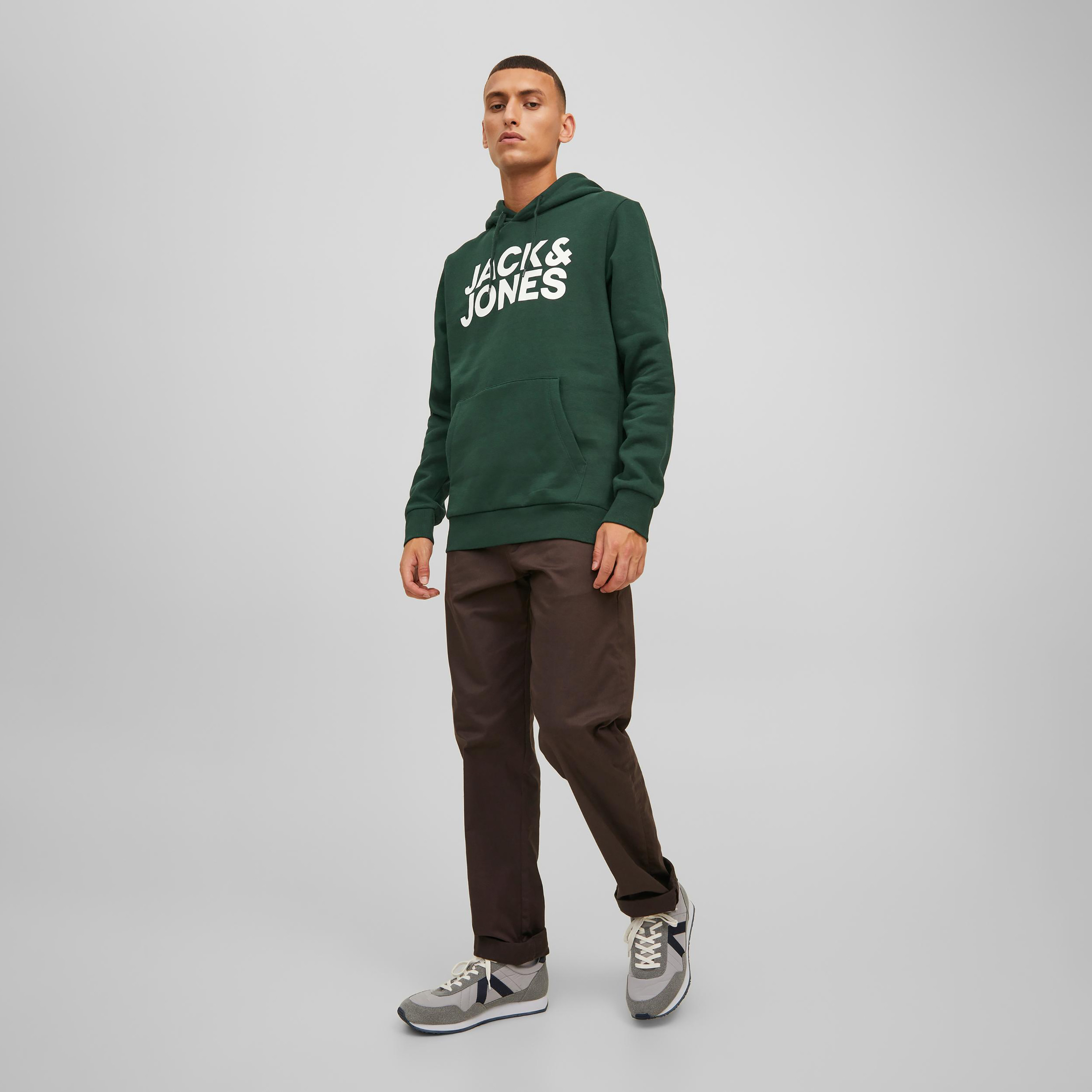 هودي من جاك آند جونز مع شعار بأكمام طويلة مع جيب كانغارو-men-winterwear-hoodiesandsweatshirts-image-8