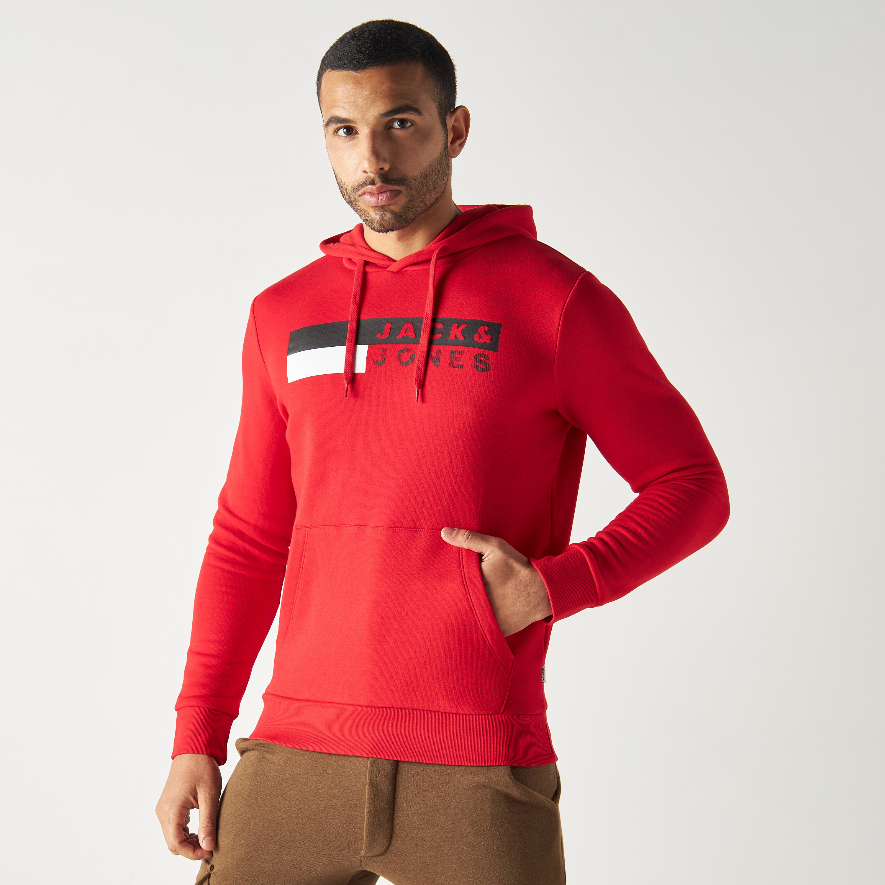 هودي من جاك آند جونز مع شعار بأكمام طويلة مع جيب كانغارو-men-winterwear-hoodiesandsweatshirts-image-12
