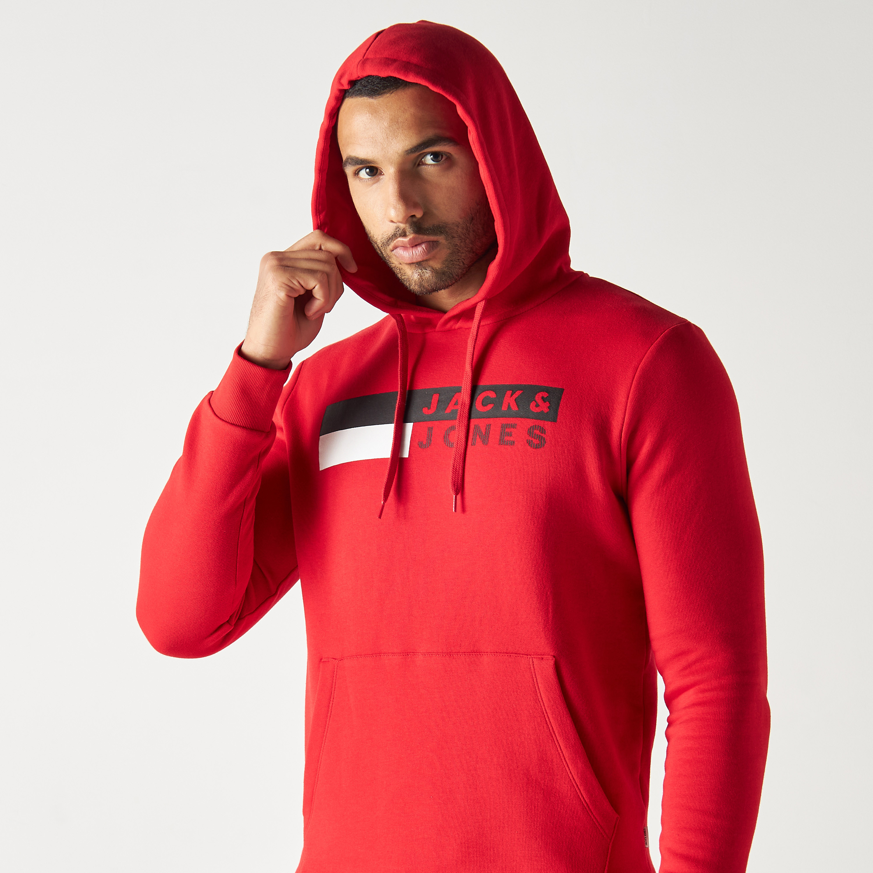 هودي من جاك آند جونز مع شعار بأكمام طويلة مع جيب كانغارو-men-winterwear-hoodiesandsweatshirts-image-15