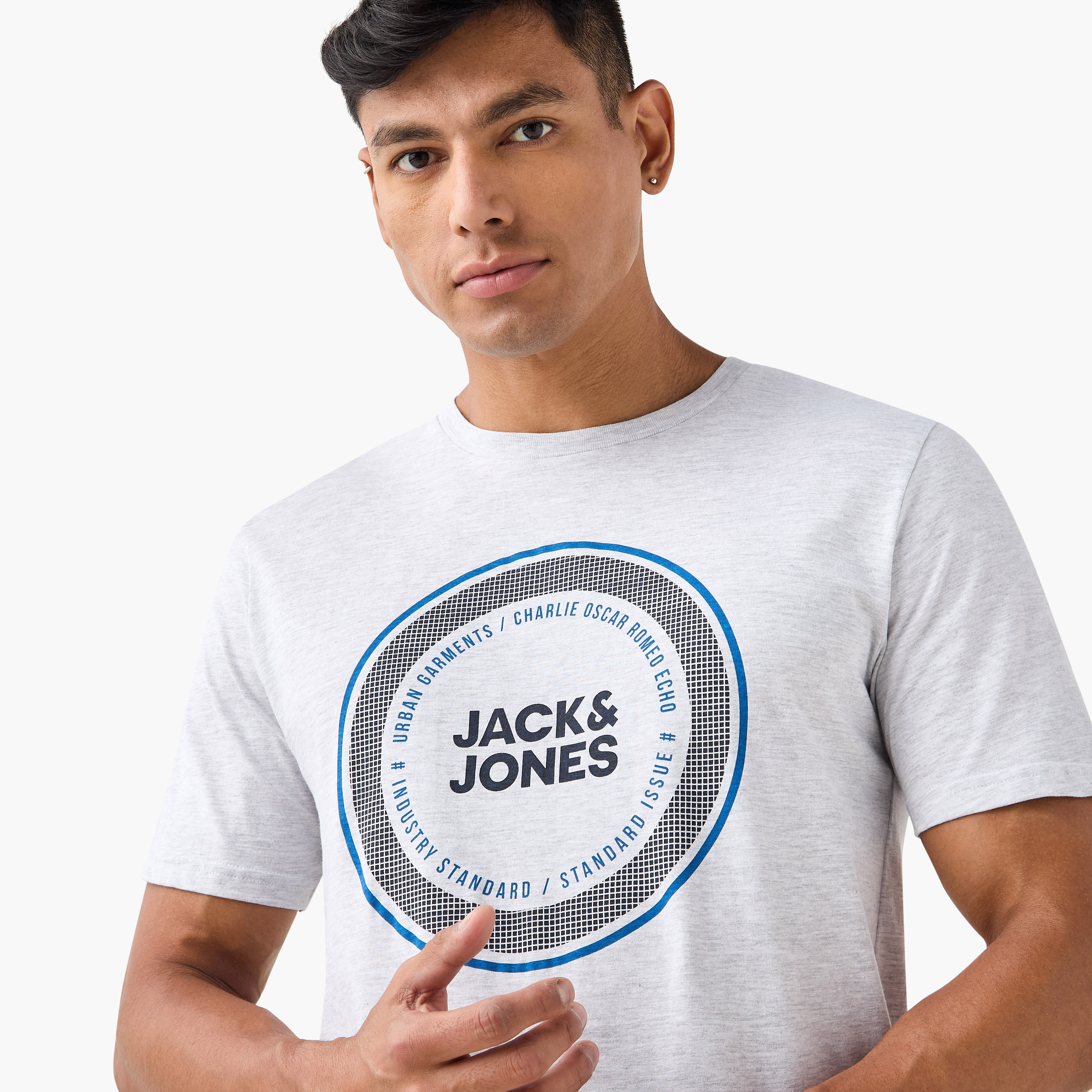 تي شيرت برقبة دائرية وأكمام قصيرة من جاك اند جونز-men-clothing-tshirtsandpolos-tshirts-image-4