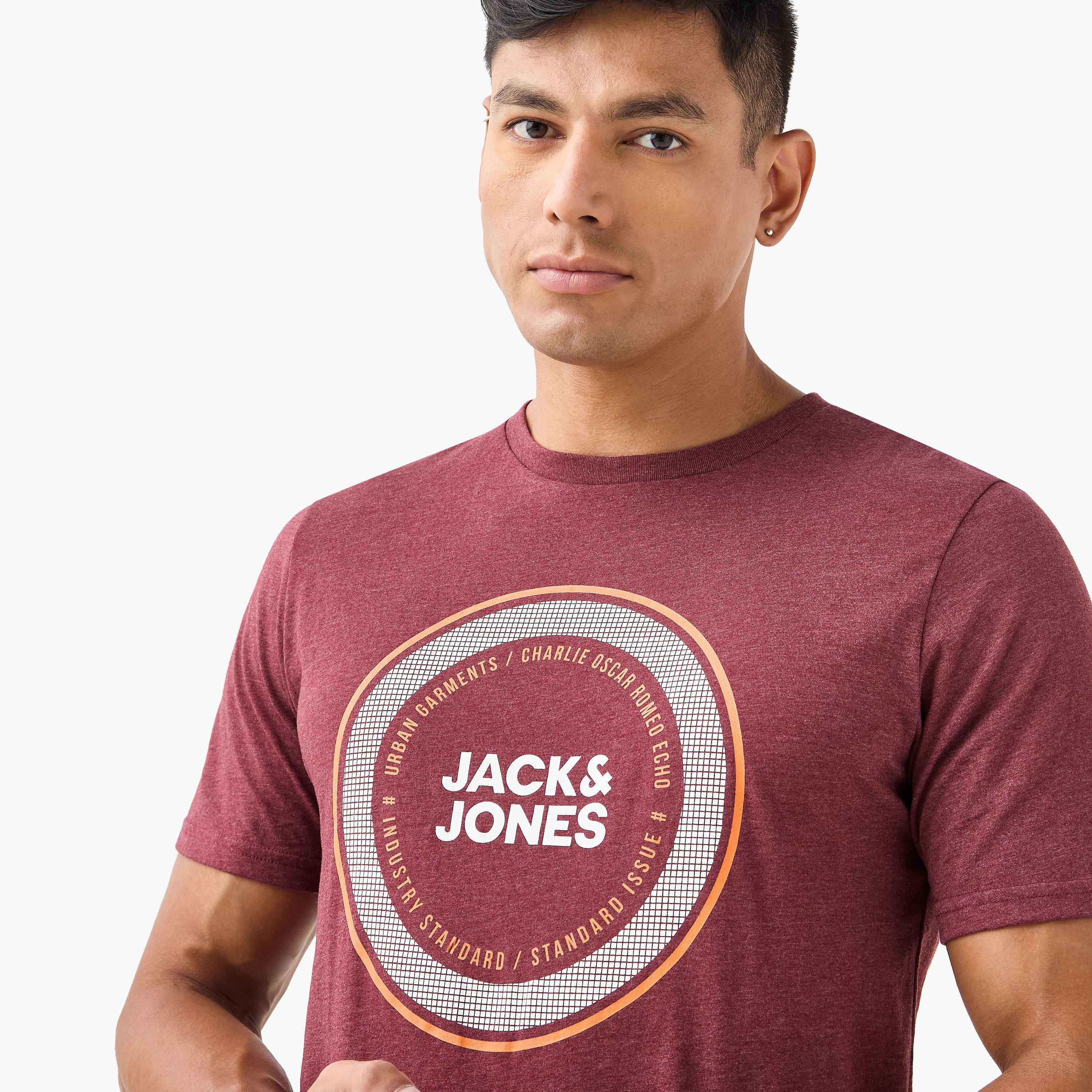 تي شيرت برقبة دائرية وأكمام قصيرة من جاك اند جونز-men-clothing-tshirtsandpolos-tshirts-image-9