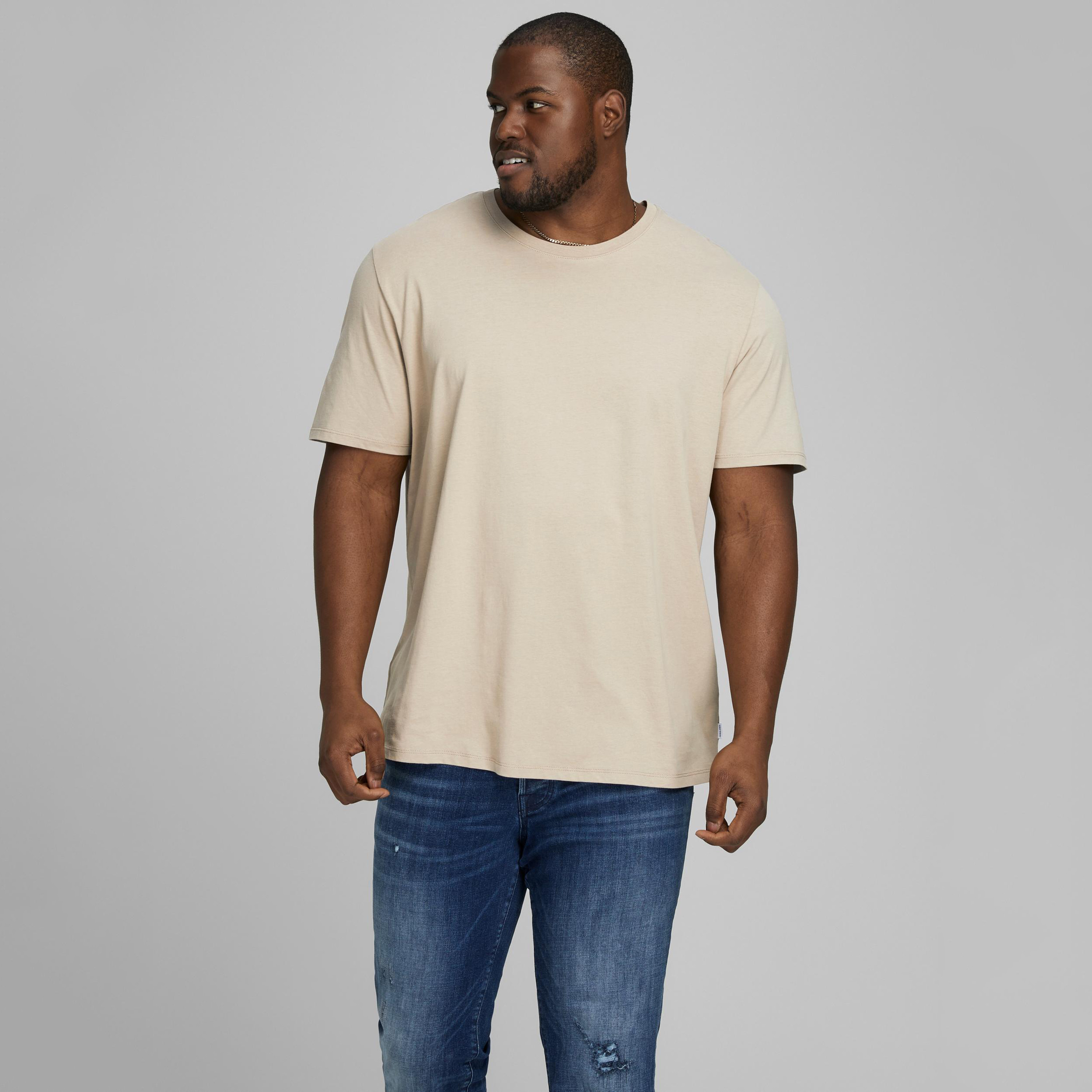 تي شيرت سادة بياقة دائرية وأكمام قصيرة من جاك آند جونز-men-clothing-tshirtsandpolos-tshirts-image-1