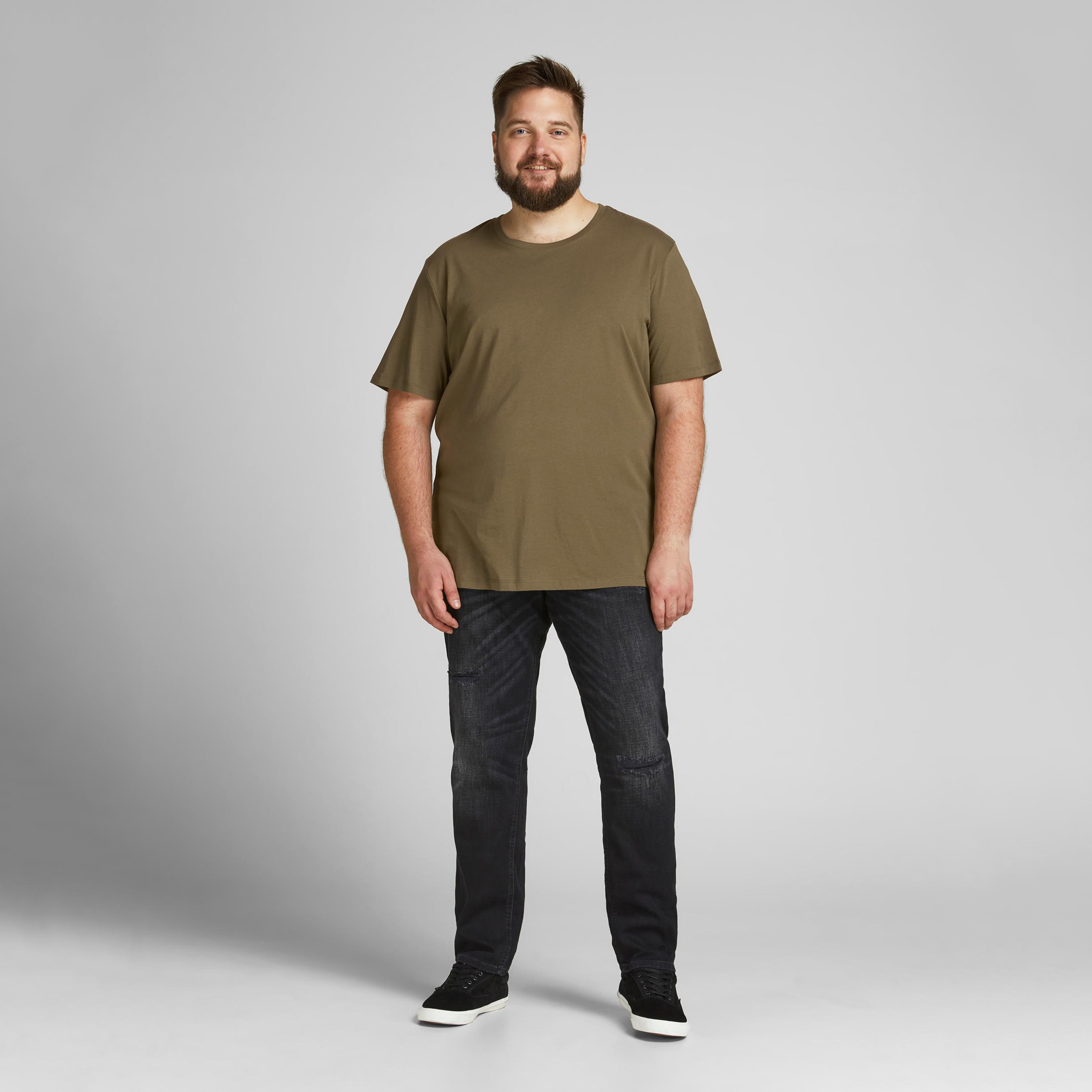 تي شيرت سادة بياقة دائرية وأكمام قصيرة من جاك آند جونز-men-clothing-tshirtsandpolos-tshirts-image-10
