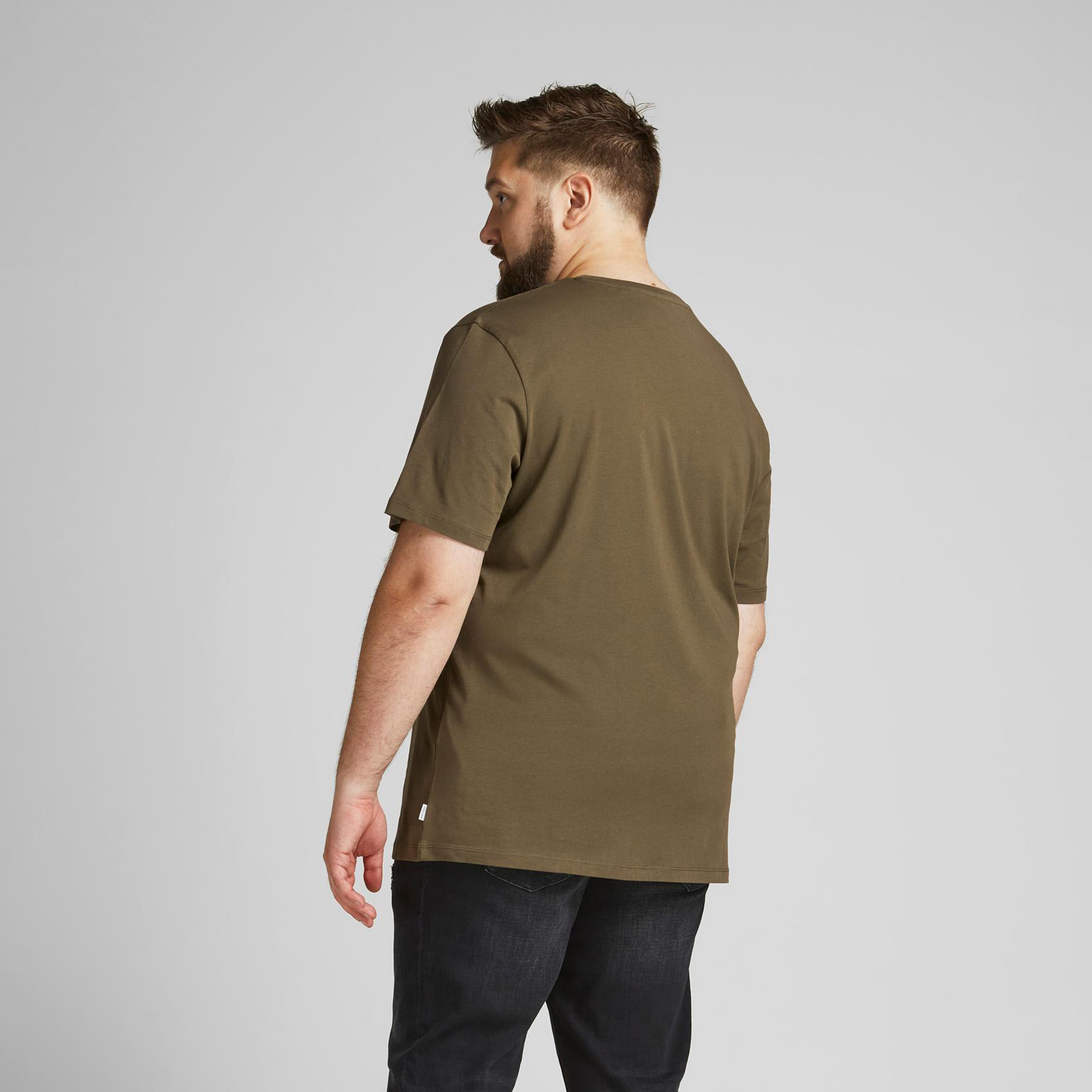 تي شيرت سادة بياقة دائرية وأكمام قصيرة من جاك آند جونز-men-clothing-tshirtsandpolos-tshirts-image-12