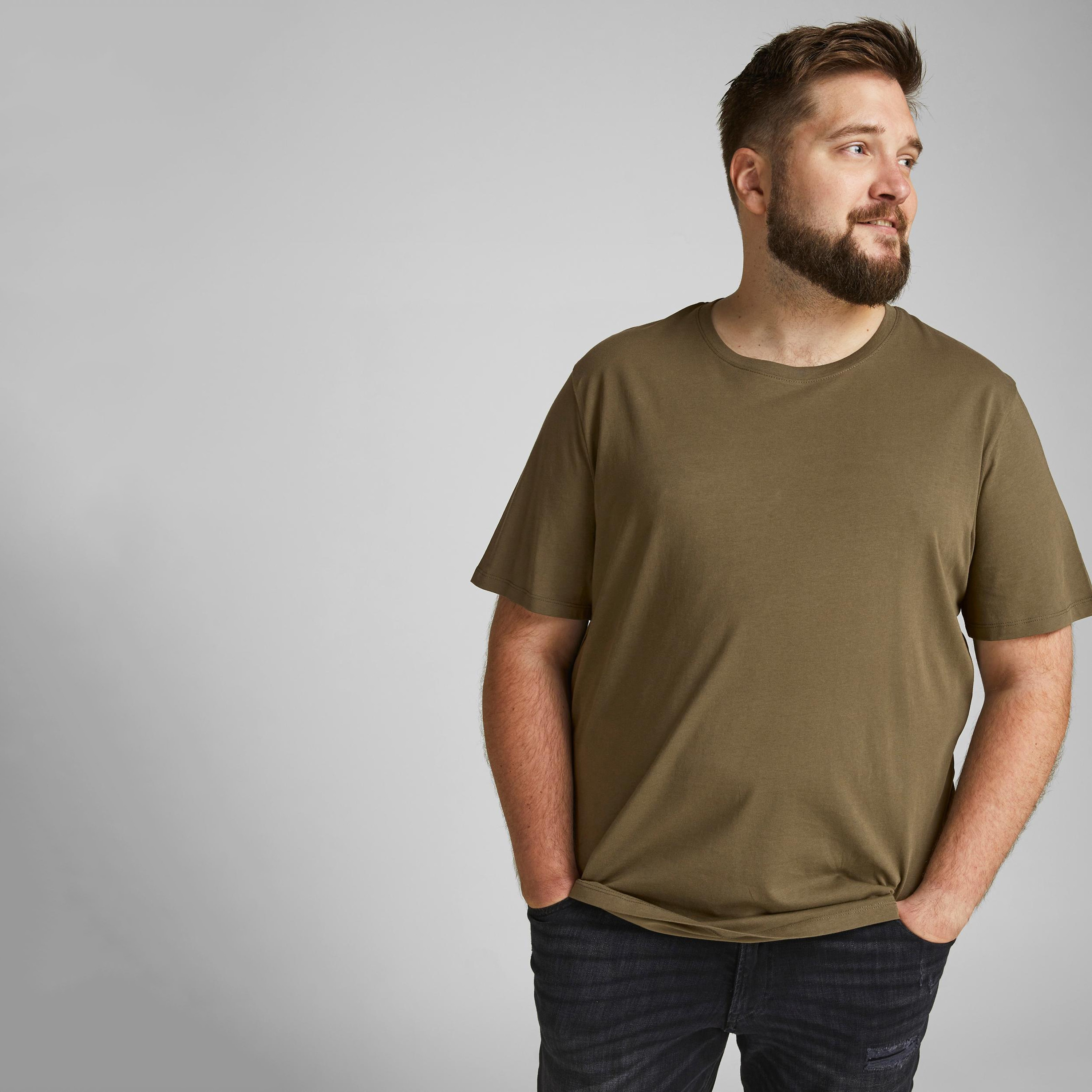 تي شيرت سادة بياقة دائرية وأكمام قصيرة من جاك آند جونز-men-clothing-tshirtsandpolos-tshirts-image-16