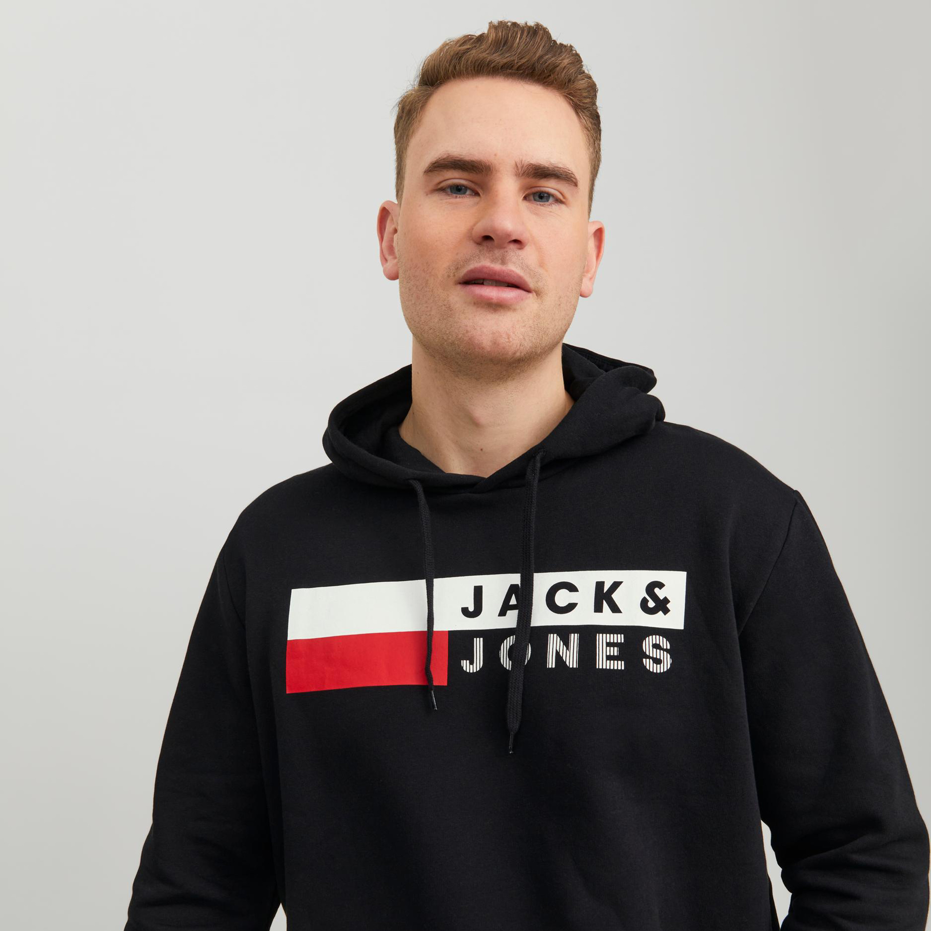 هودي من جاك آند جونز مع شعار بأكمام طويلة مع جيب كانغارو-men-winterwear-hoodiesandsweatshirts-image-3