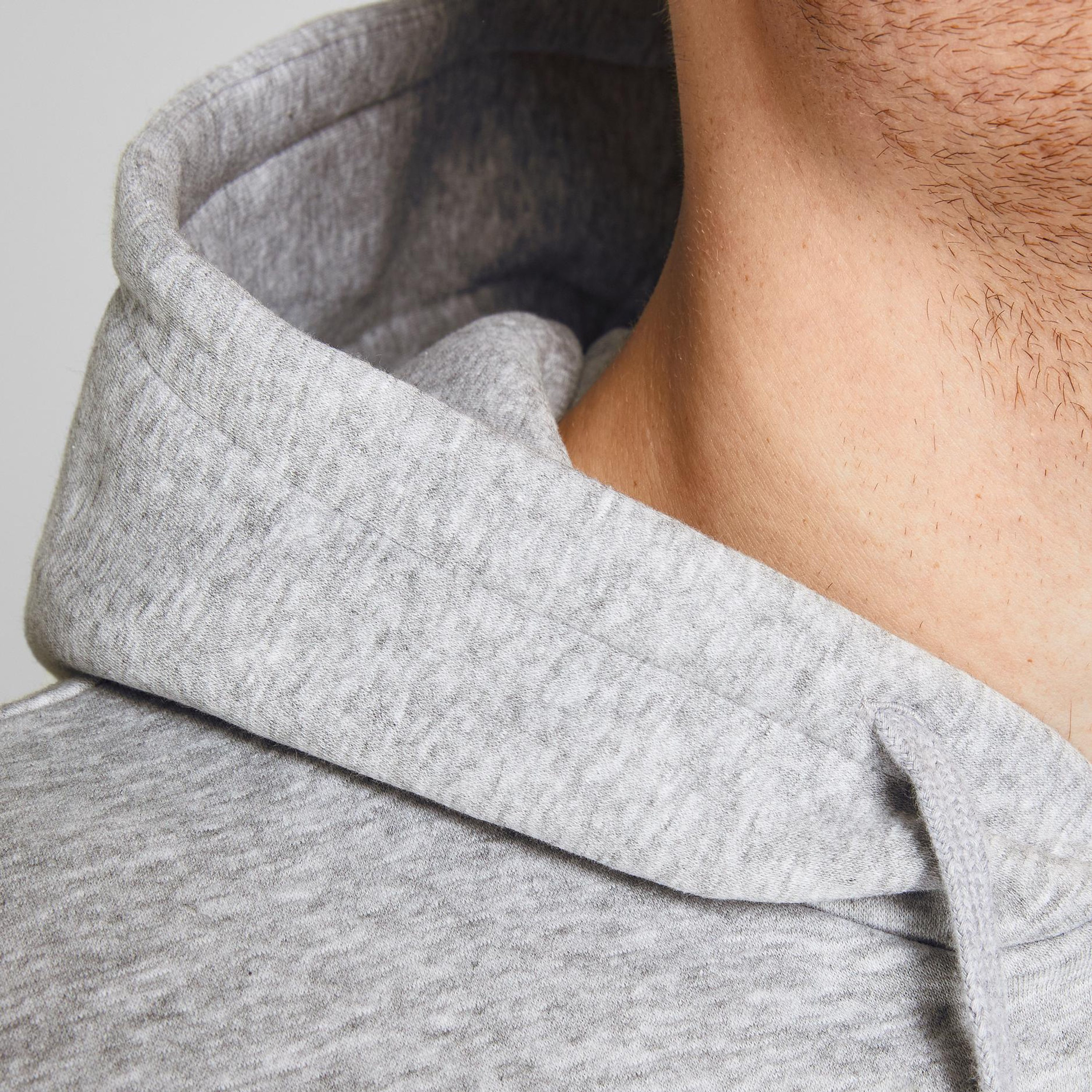 سترة بأكمام طويلة مطبوعة من جاك آند جونز مع جيب كنغر-men-winterwear-hoodiesandsweatshirts-image-13