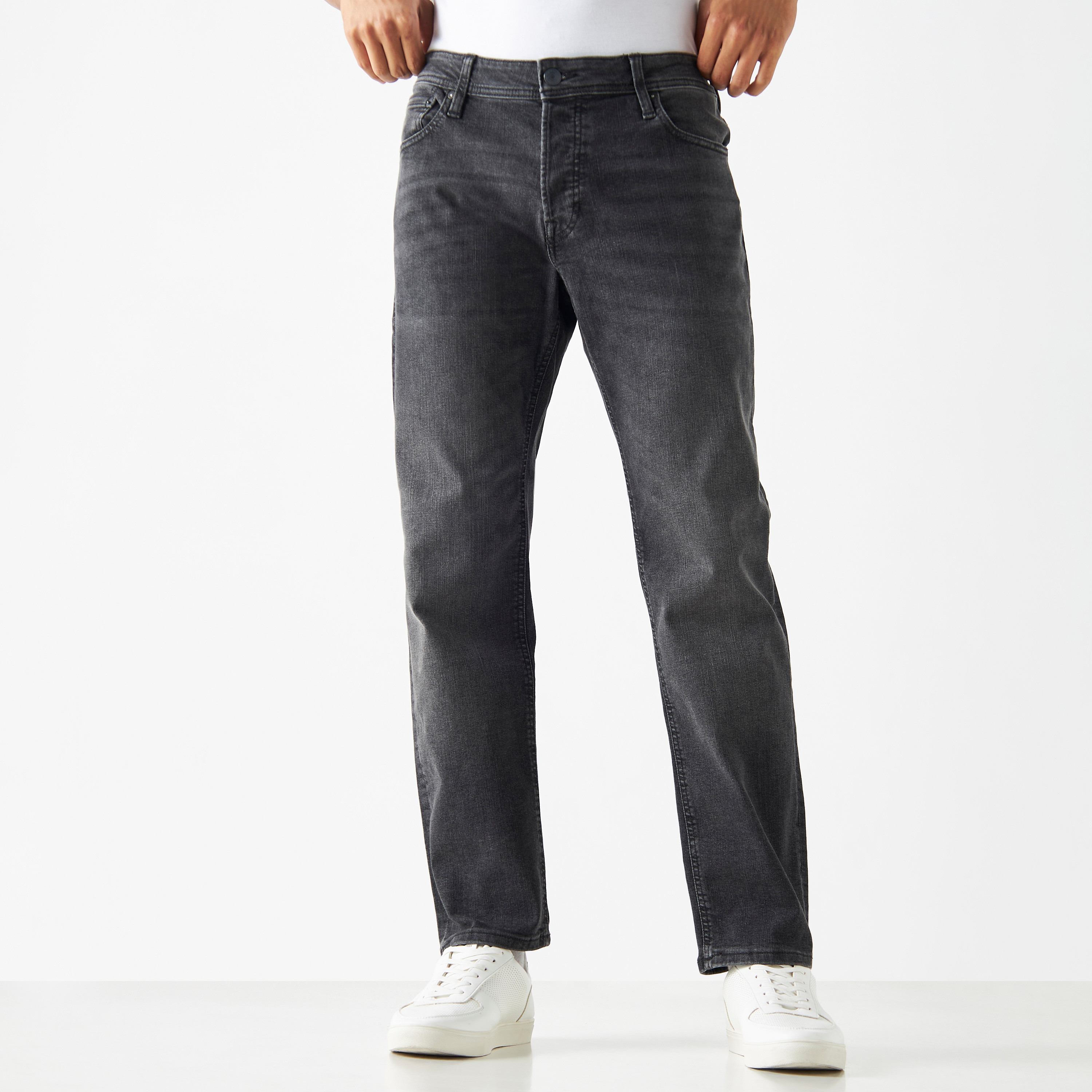 بنطال جينز مزين بجيب من جاك آند جونز بخصر متوسط الارتفاع مع مدبب-men-clothing-bottoms-jeans-image-1