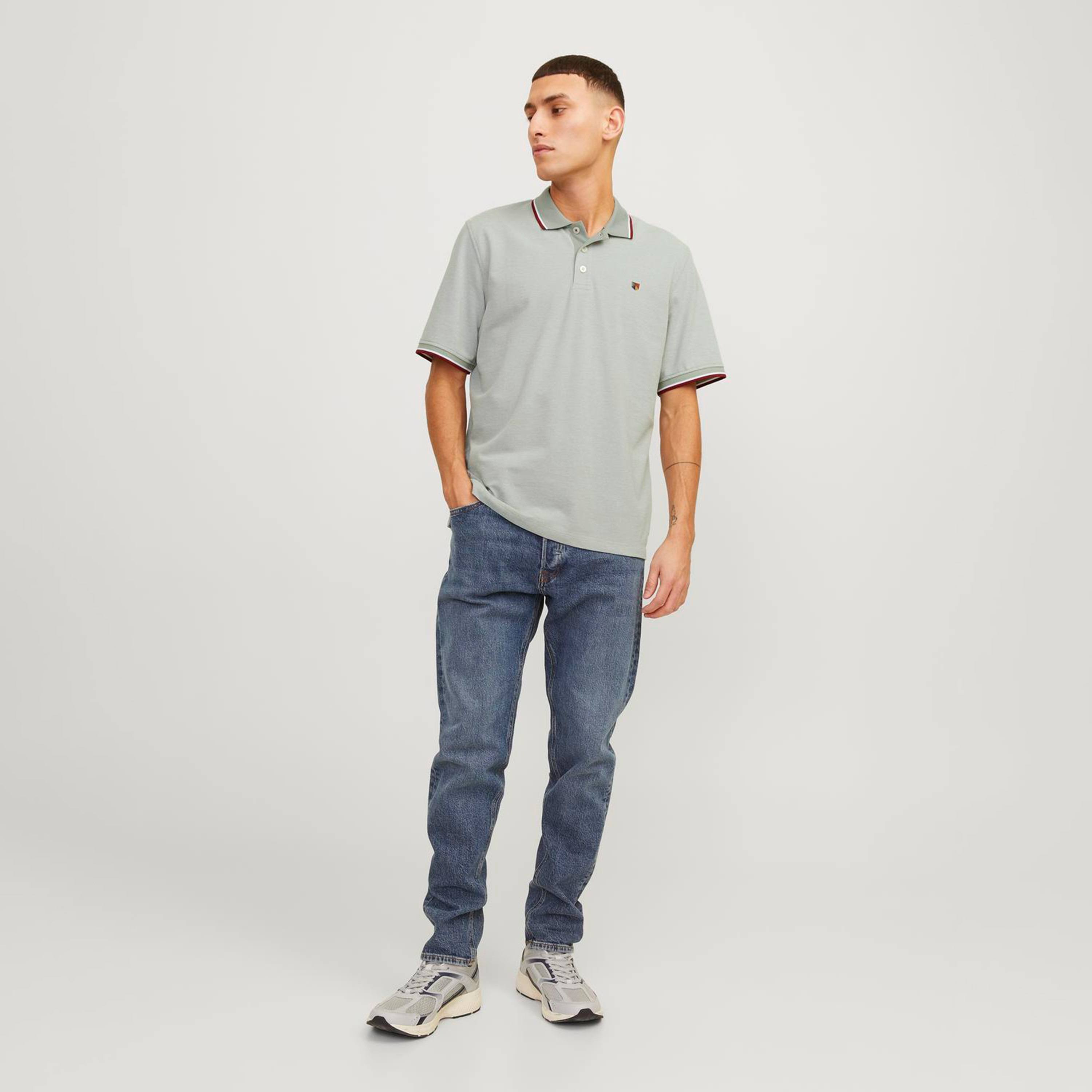 بولو تي شيرت من جاك آند جونز بأكمام قصيرة مع ياقة سادة-men-clothing-tshirtsandpolos-polos-image-6