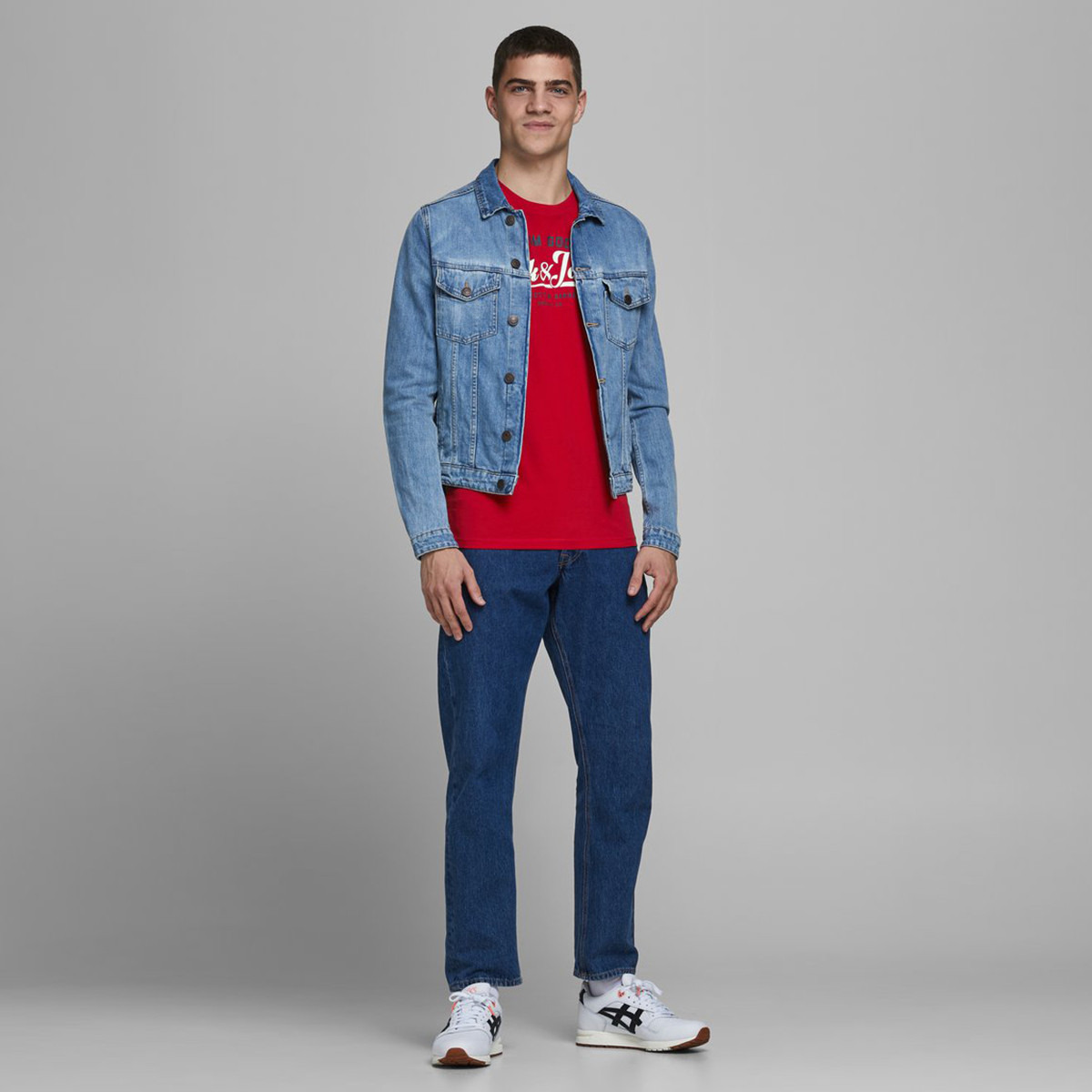 تيشيرت بأكمام قصيرة وياقة ضيّقة وطبعات من جاك آند جونز-men-clothing-tshirtsandpolos-tshirts-image-11