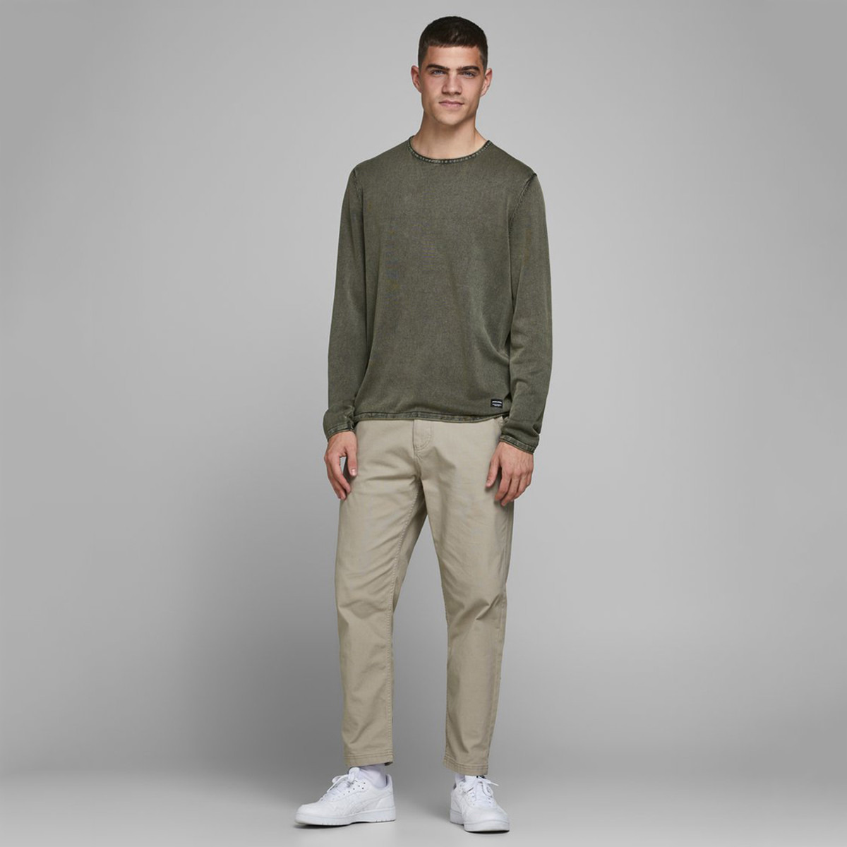 تيشيرت بارز الملمس بياقة ضيّقة وأكمام طويلة من جاك & جونز-men-clothing-tshirtsandpolos-tshirts-image-7