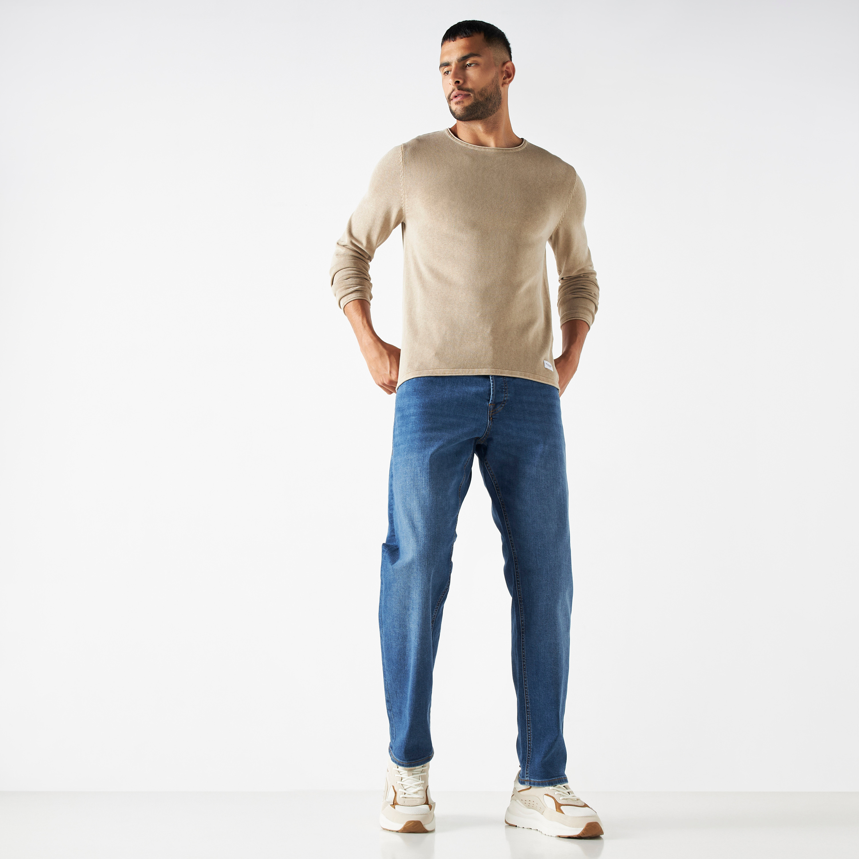 تيشيرت بارز الملمس بياقة ضيّقة وأكمام طويلة من جاك & جونز-men-clothing-tshirtsandpolos-tshirts-image-2
