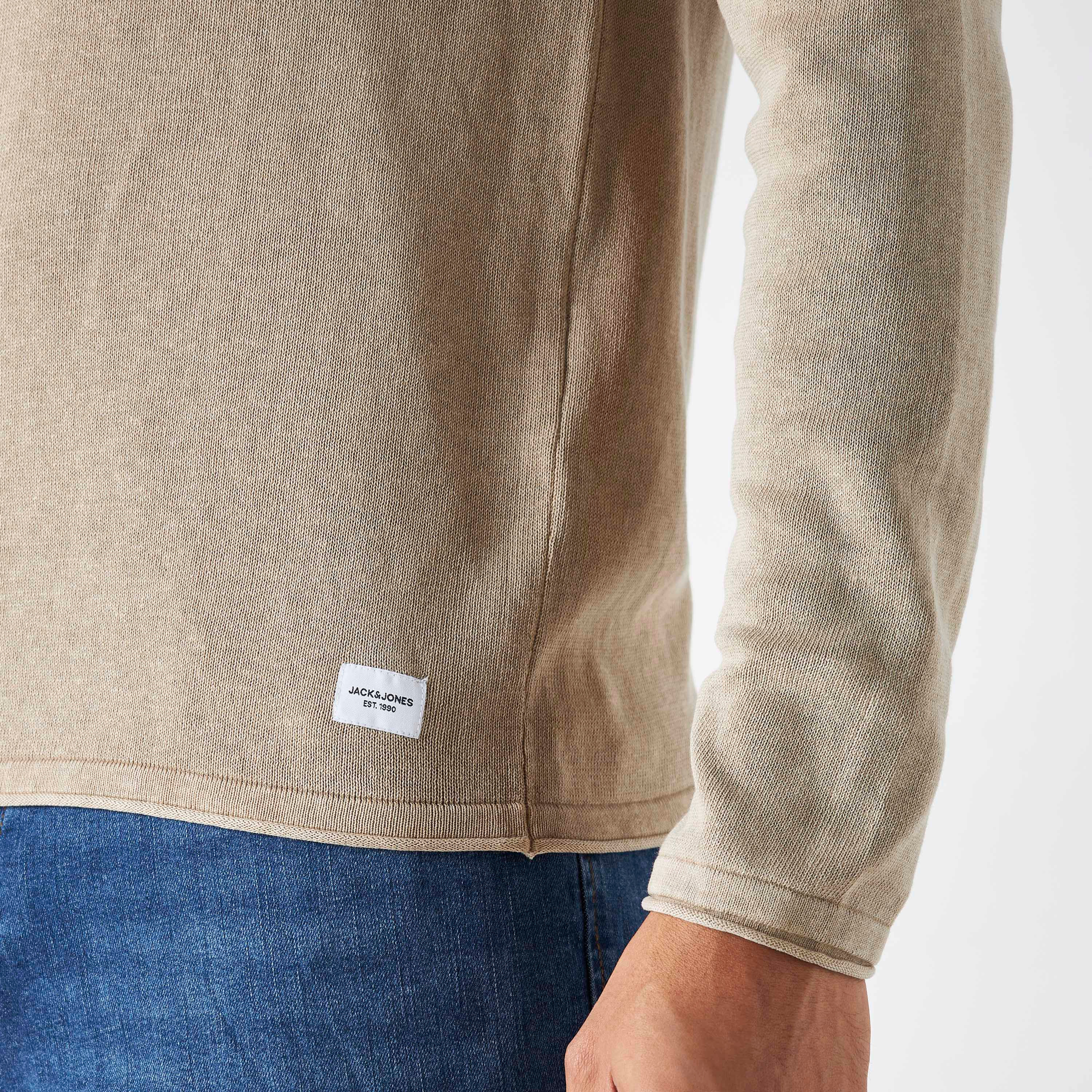 تيشيرت بارز الملمس بياقة ضيّقة وأكمام طويلة من جاك & جونز-men-clothing-tshirtsandpolos-tshirts-image-3