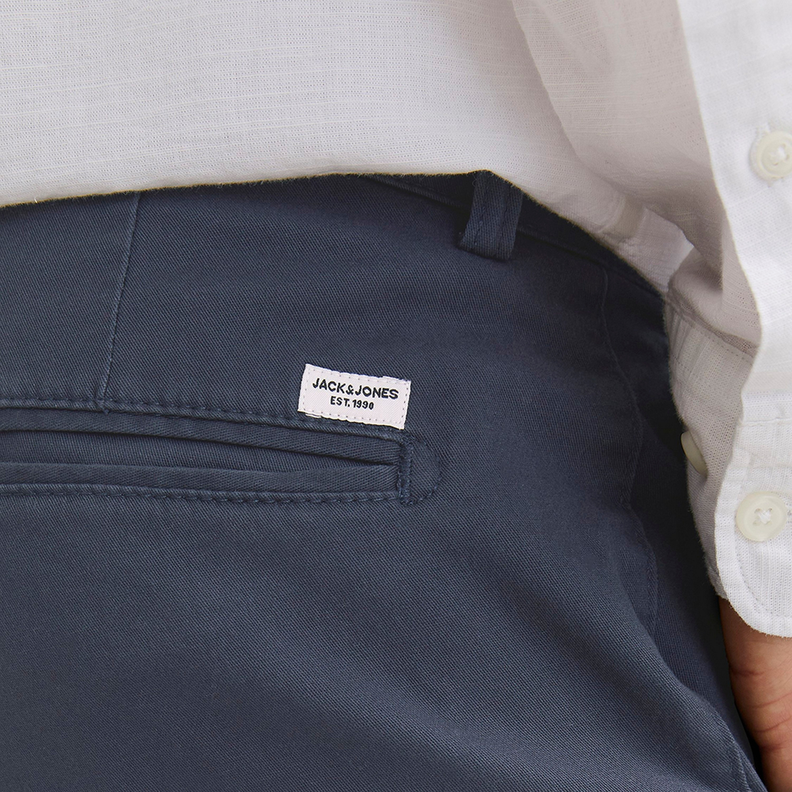 سراويل تشينو رجالية سادة بخصر متوسط الارتفاع وزر وسحاب من جاك ان جونز-men-clothing-bottoms-trousersandchinos-chinos-image-4