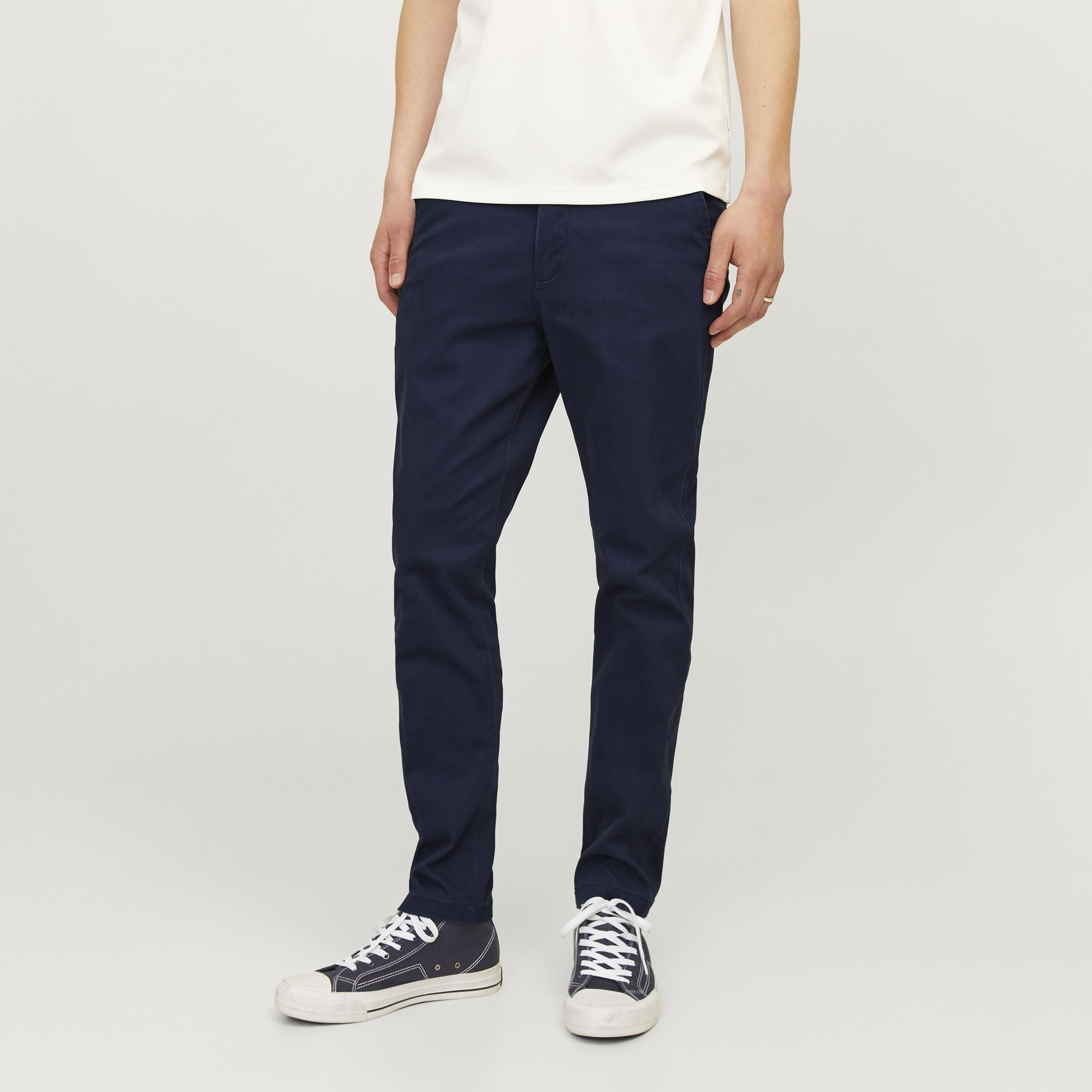 بنطلون تشينو رجالي جاك آند جونز بقصة ضيقة بأربعة جيوب وخصر متوسط الارتفاع-men-clothing-bottoms-trousersandchinos-chinos-image-1