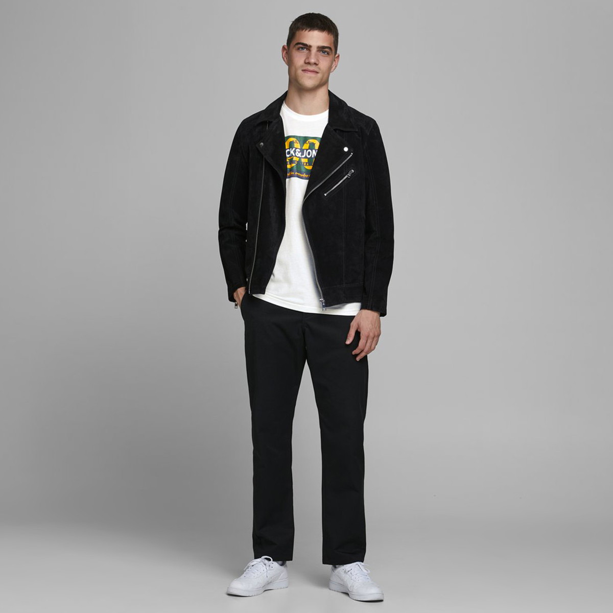 تيشيرت بأكمام قصيرة وياقة ضيّقة وطبعات من جاك آند جونز-men-clothing-tshirtsandpolos-tshirts-image-3