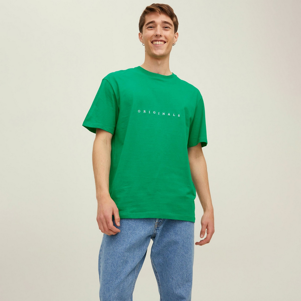 تي شيرت رجالي من جاك آند جونز بأكمام قصيرة و ياقة مستديرة و مطرز مع لون ازرق-men-clothing-tshirtsandpolos-tshirts-image-14