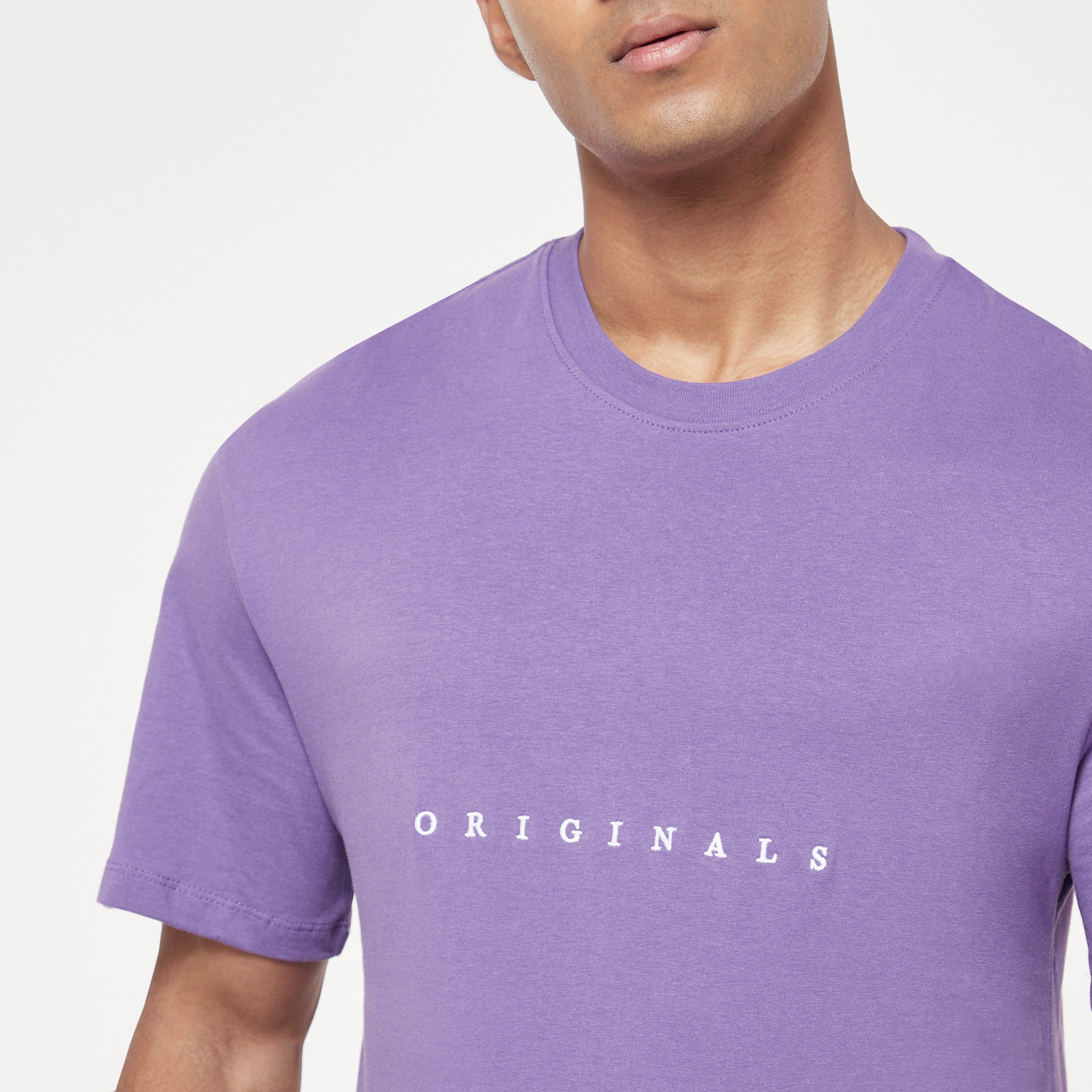 تي شيرت من جاك آند جونز مطبوع بأكمام قصيرة و ياقة مستديرة-men-clothing-tshirtsandpolos-tshirts-image-8