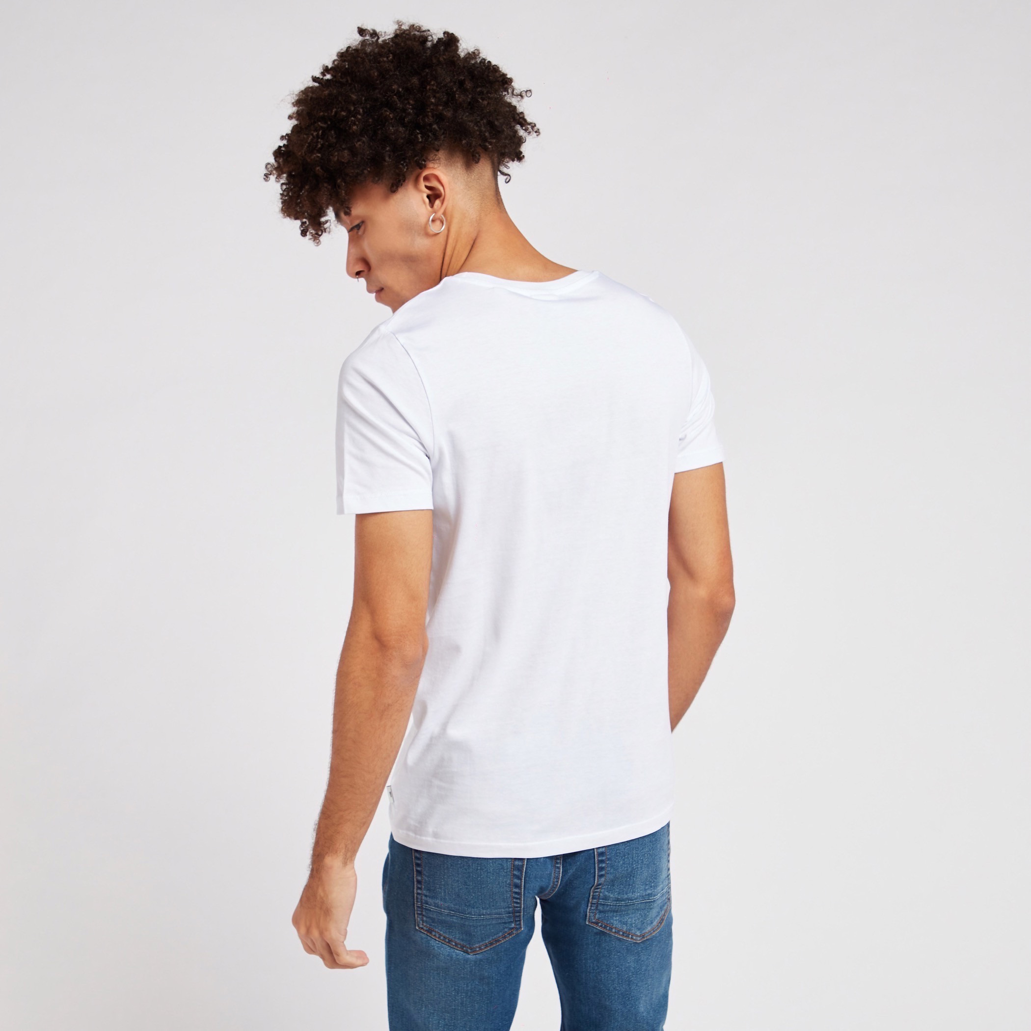 تيشيرت بياقة ضيقة وأكمام قصيرة من جاك آند جونز-men-clothing-tshirtsandpolos-tshirts-image-4