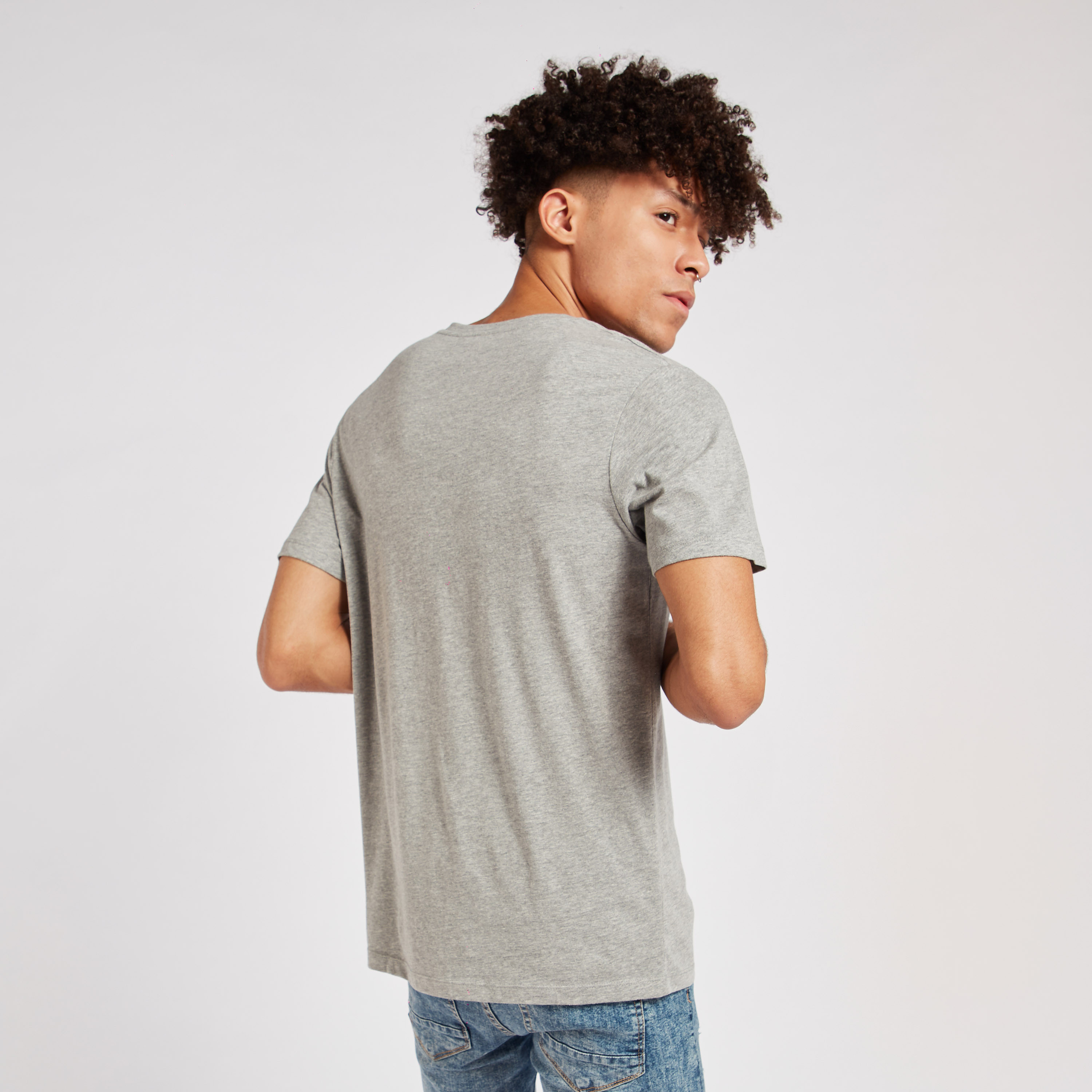 تيشيرت بياقة ضيقة وأكمام قصيرة من جاك آند جونز-men-clothing-tshirtsandpolos-tshirts-image-4