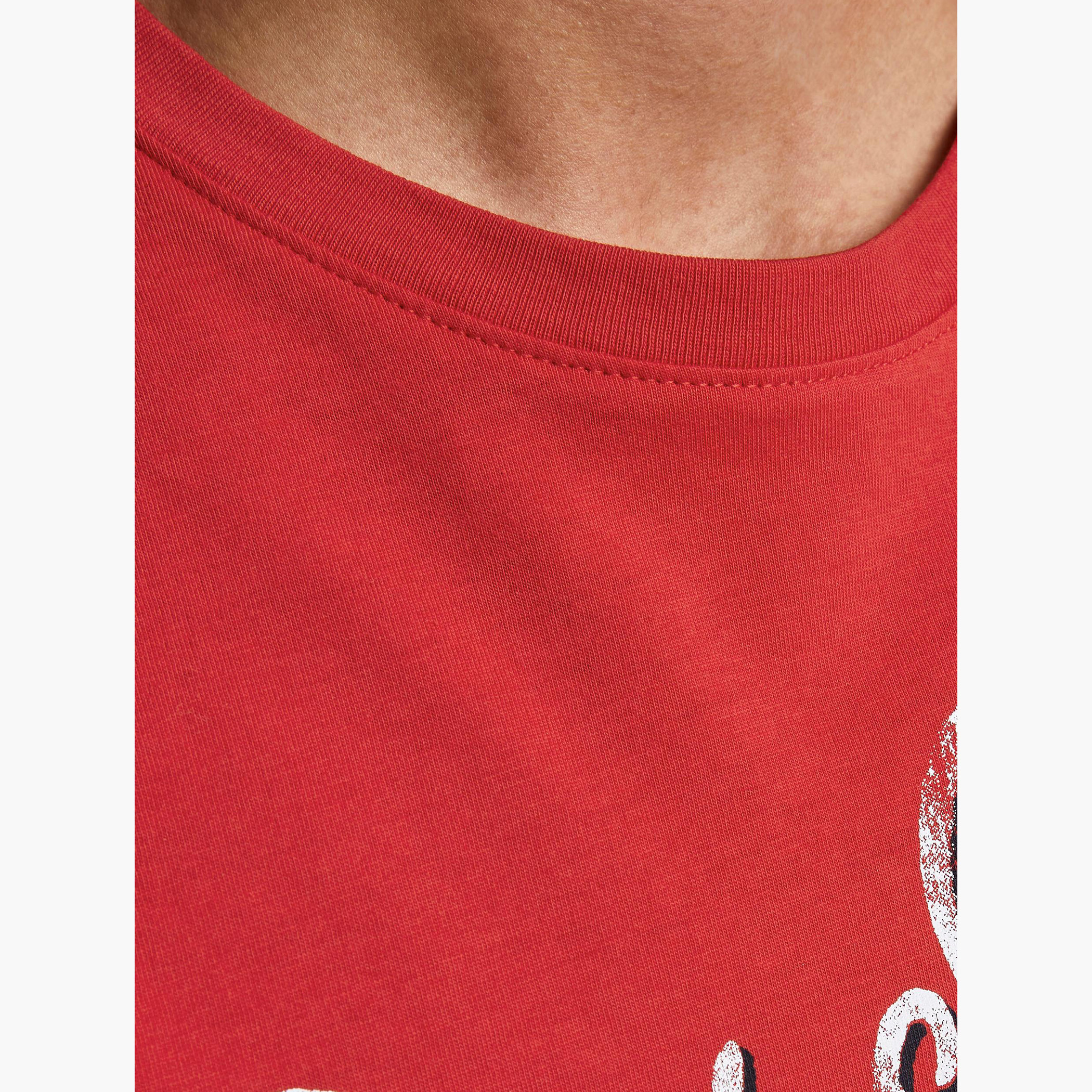 تيشيرت بأكمام قصيرة وياقة ضيّقة وطبعات من جاك & جونز-men-clothing-tshirtsandpolos-tshirts-image-11